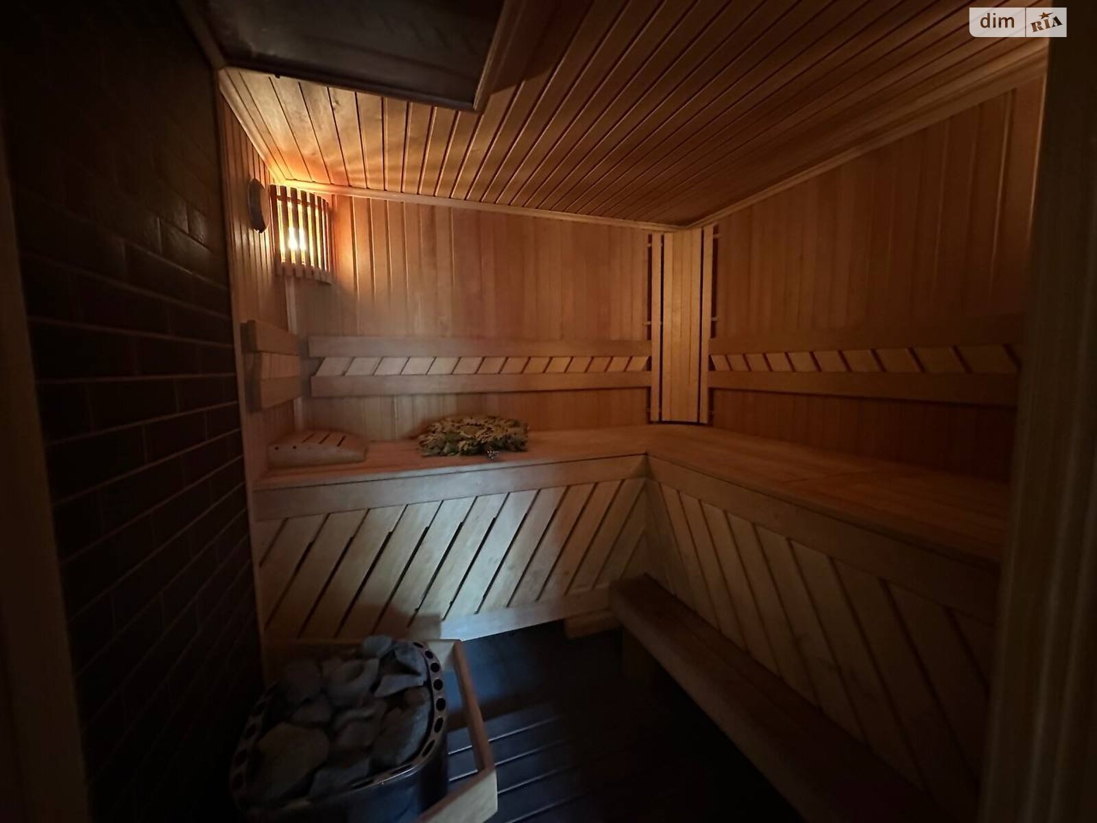двухэтажный дом беседка, 260 кв. м, кирпич. Продажа в Ровно фото 1 двухэтажный дом беседка, 260 кв. м, кирпич. Продажа в Ровно фото 1
