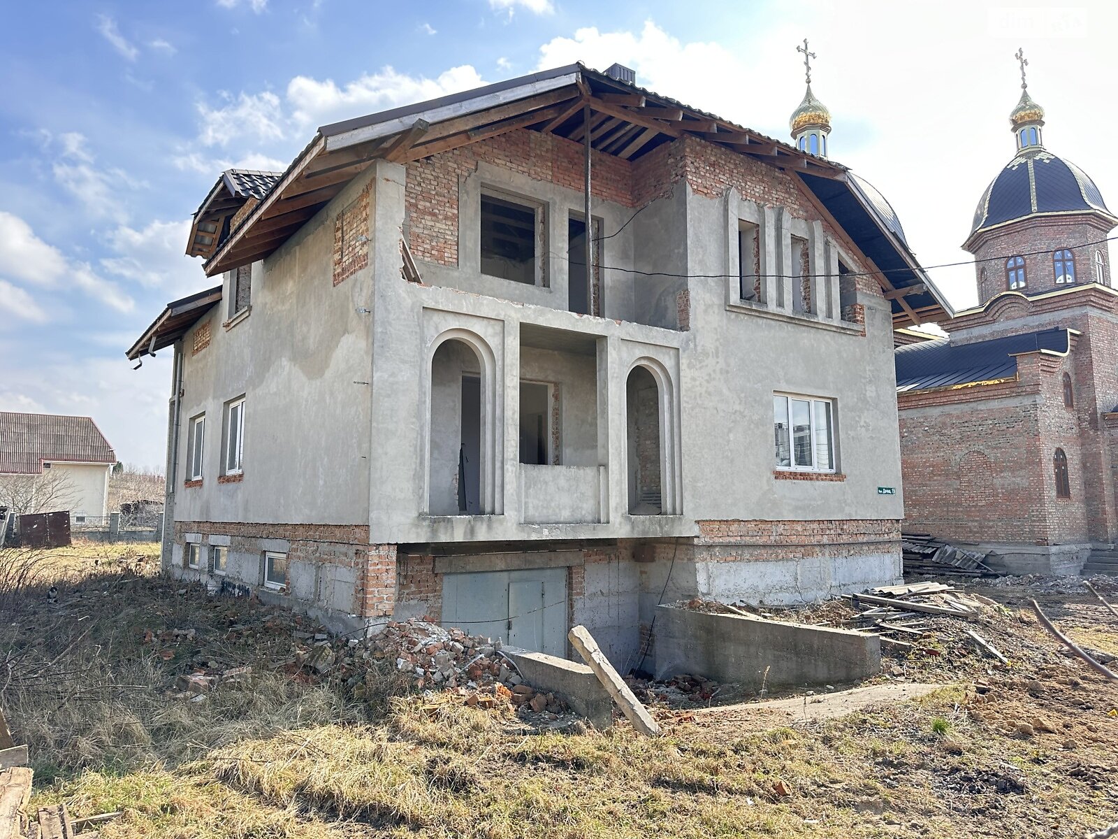 триповерховий будинок, 300 кв. м, цегла. Продаж в Рівному, район Царське село фото 1 триповерховий будинок, 300 кв. м, цегла. Продаж в Рівному, район Царське село фото 1