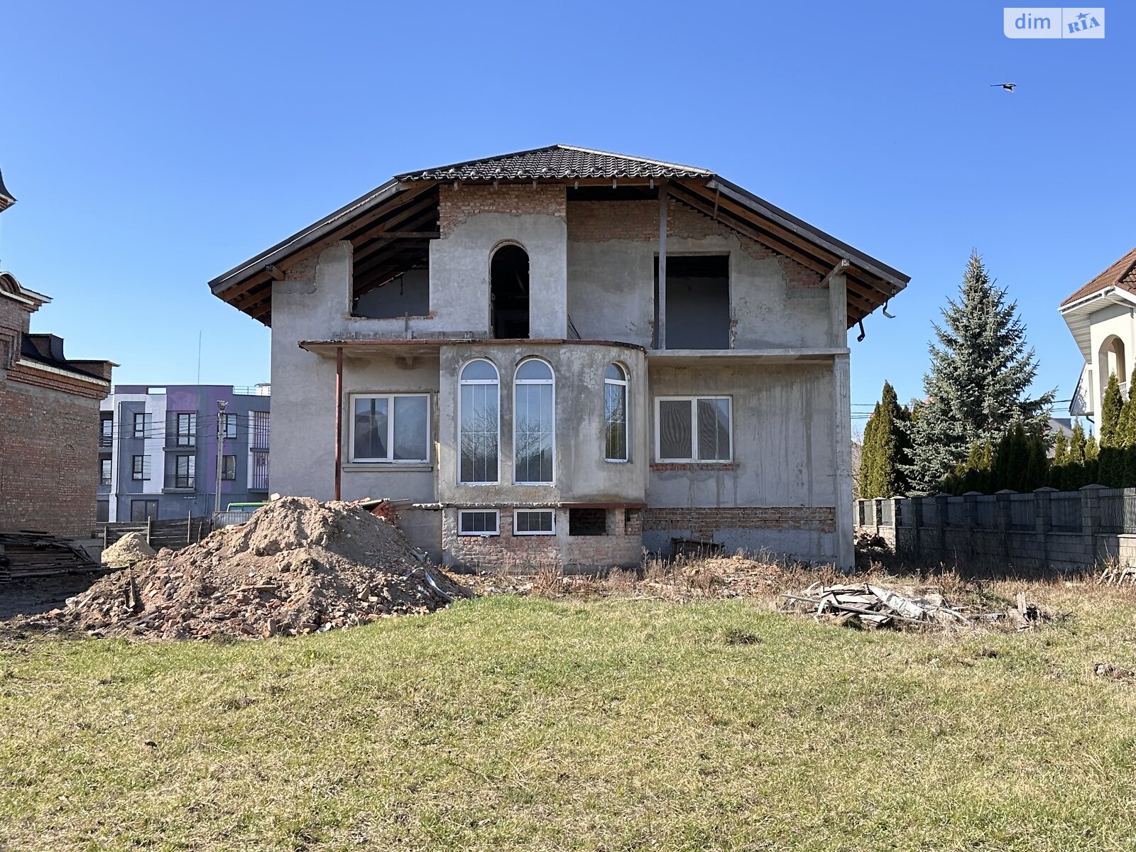 триповерховий будинок, 300 кв. м, цегла. Продаж в Рівному, район Царське село фото 1 триповерховий будинок, 300 кв. м, цегла. Продаж в Рівному, район Царське село фото 1