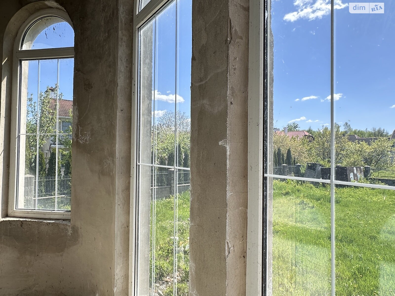 триповерховий будинок, 300 кв. м, цегла. Продаж в Рівному, район Царське село фото 1 триповерховий будинок, 300 кв. м, цегла. Продаж в Рівному, район Царське село фото 1