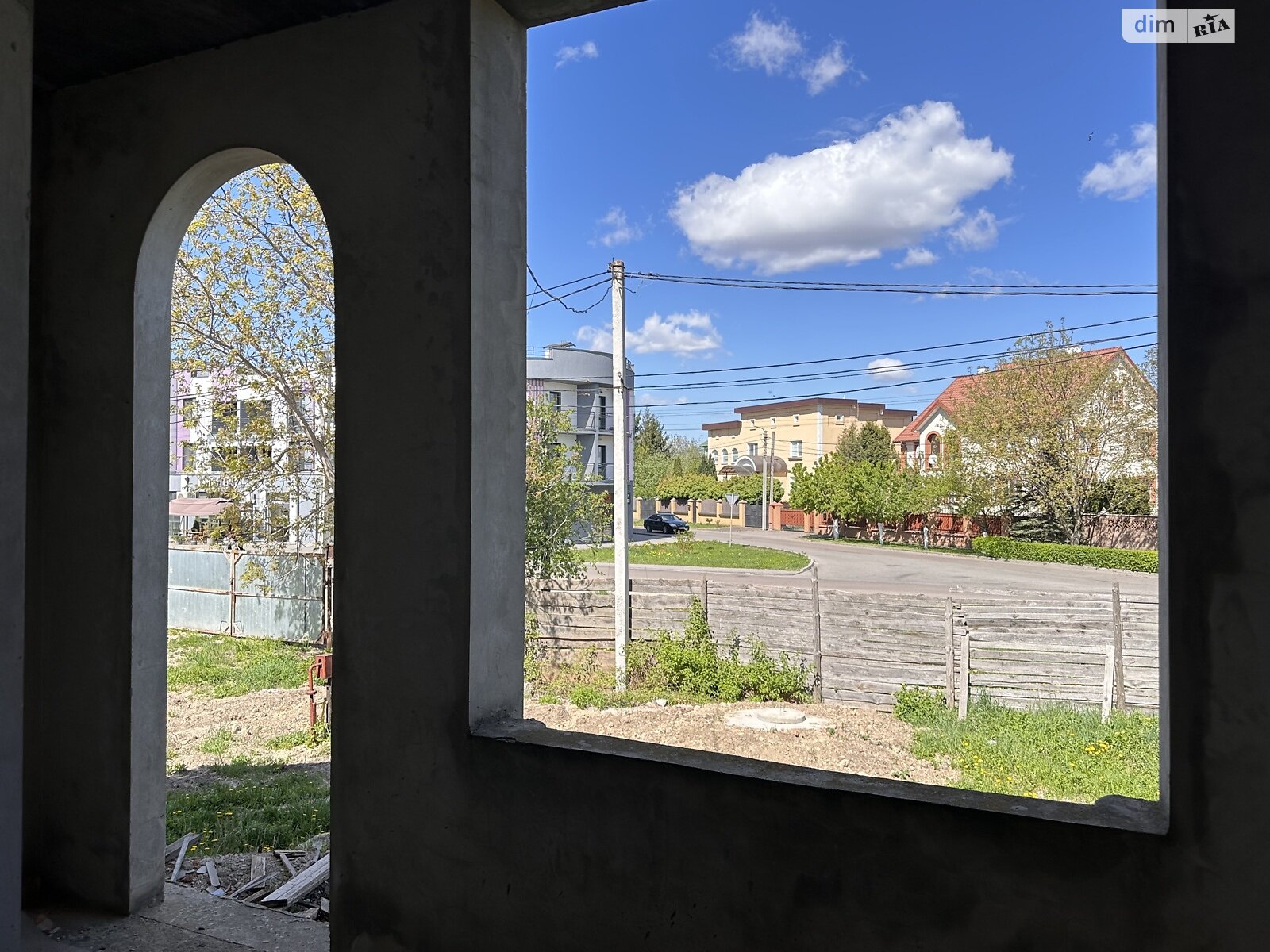 триповерховий будинок, 300 кв. м, цегла. Продаж в Рівному, район Царське село фото 1 триповерховий будинок, 300 кв. м, цегла. Продаж в Рівному, район Царське село фото 1