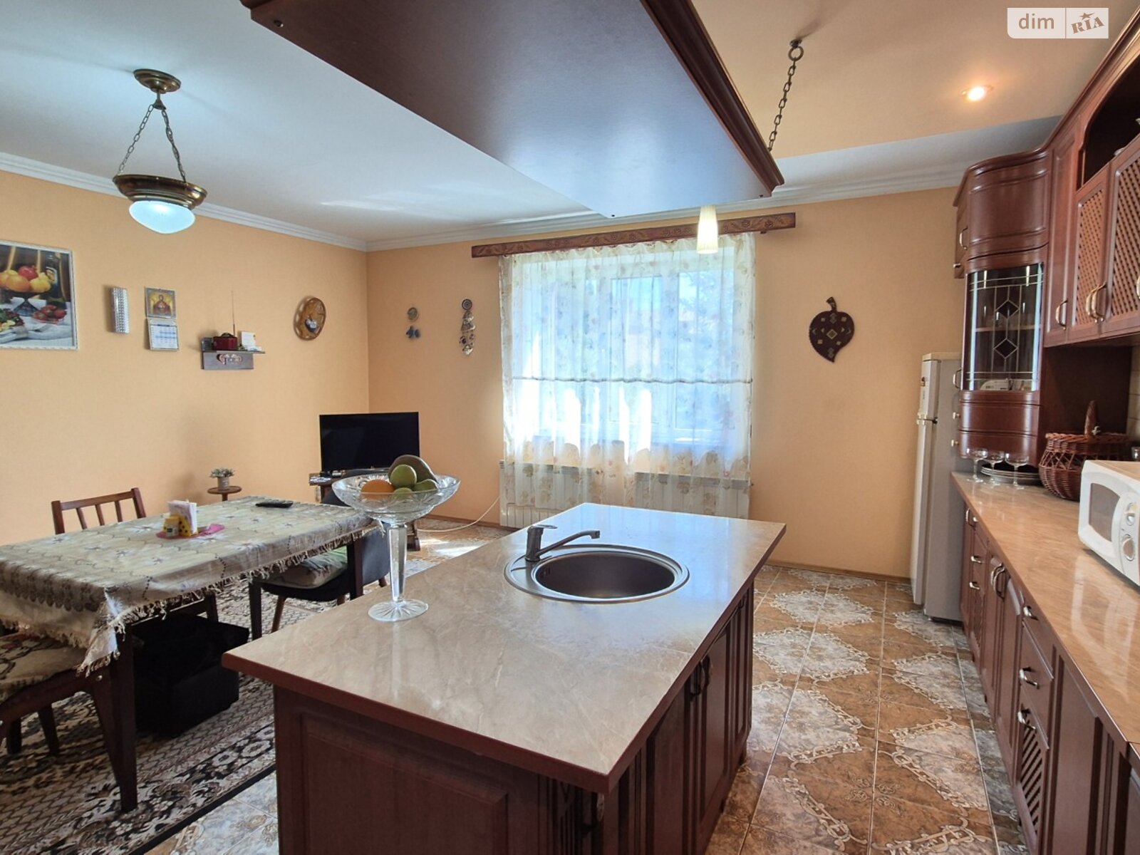 двухэтажный дом с гаражом, 360 кв. м, кирпич. Продажа в Ровно район Царское село фото 1 двухэтажный дом с гаражом, 360 кв. м, кирпич. Продажа в Ровно район Царское село фото 1