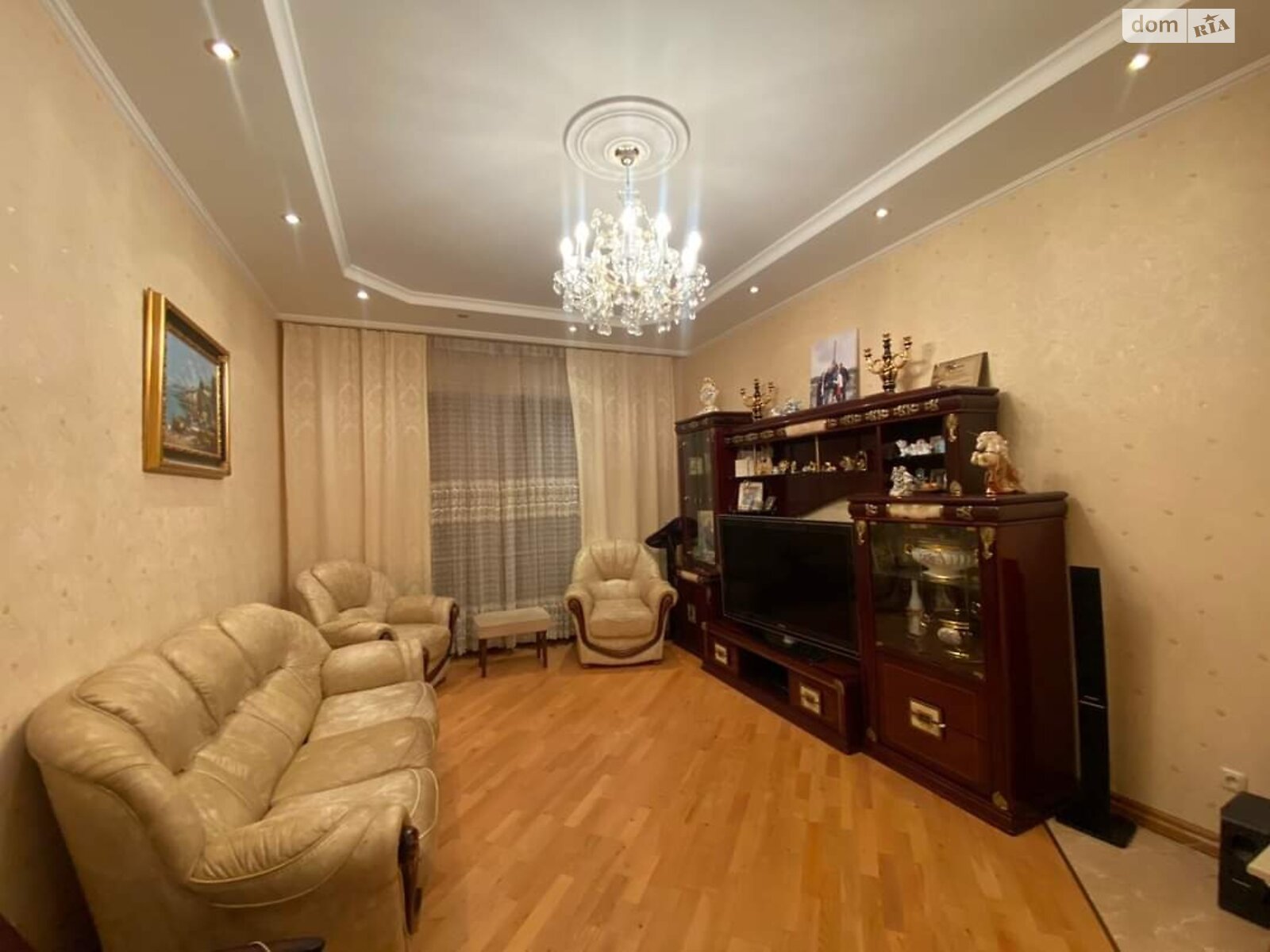 двухэтажный дом веранда, 220 кв. м, кирпич. Продажа в Ровно район Центр фото 1