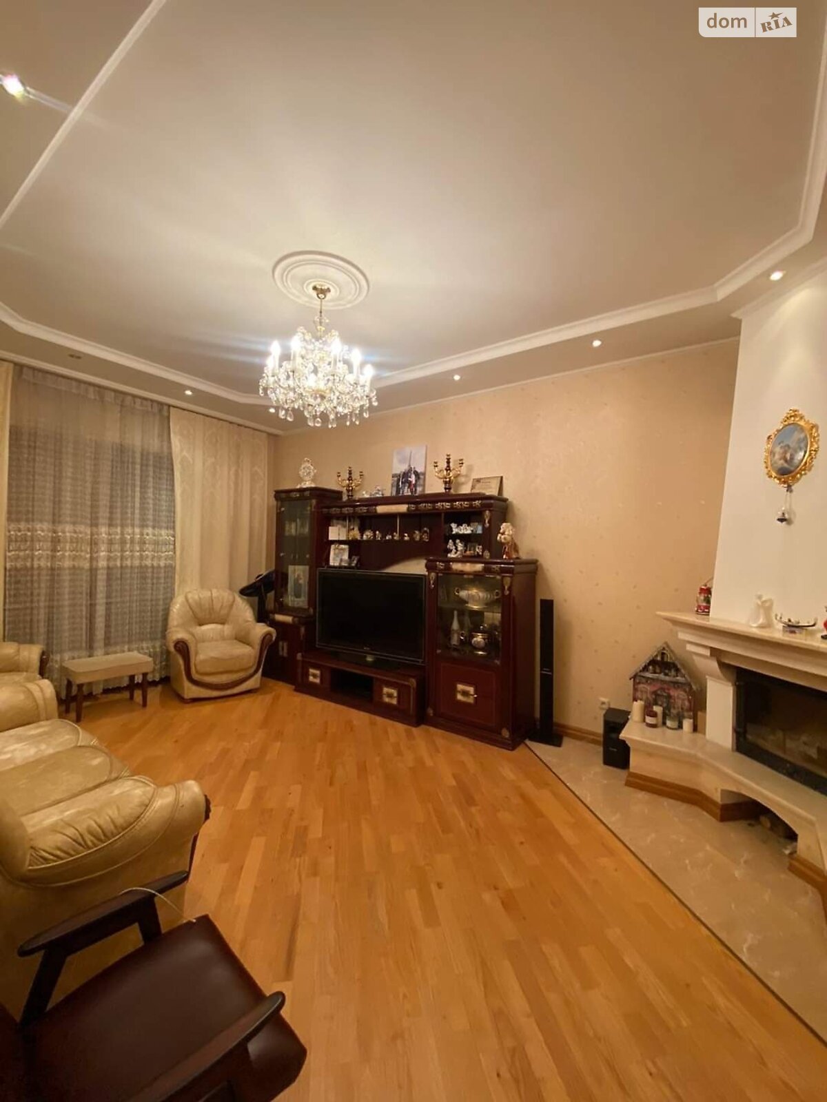 двухэтажный дом веранда, 220 кв. м, кирпич. Продажа в Ровно район Центр фото 1