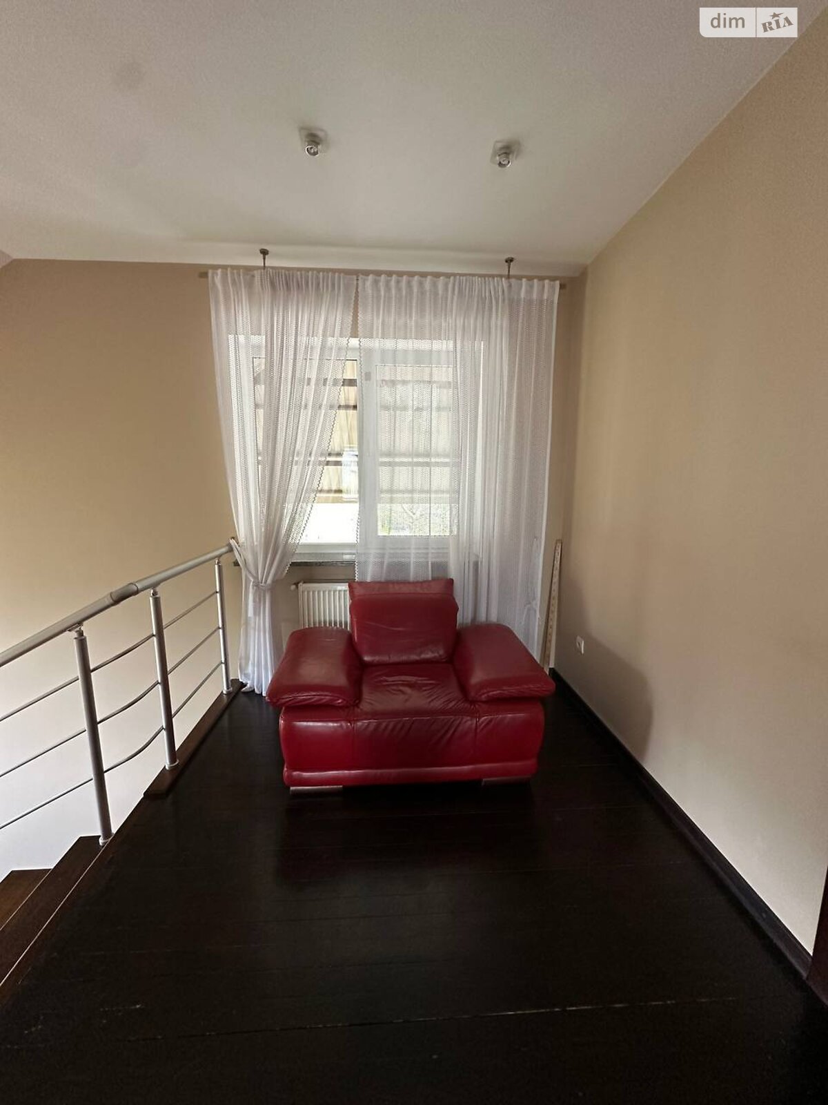 двоповерховий будинок з гаражем, 213.9 кв. м, цегла. Продаж в Рівному, район Центр фото 1 двоповерховий будинок з гаражем, 213.9 кв. м, цегла. Продаж в Рівному, район Центр фото 1