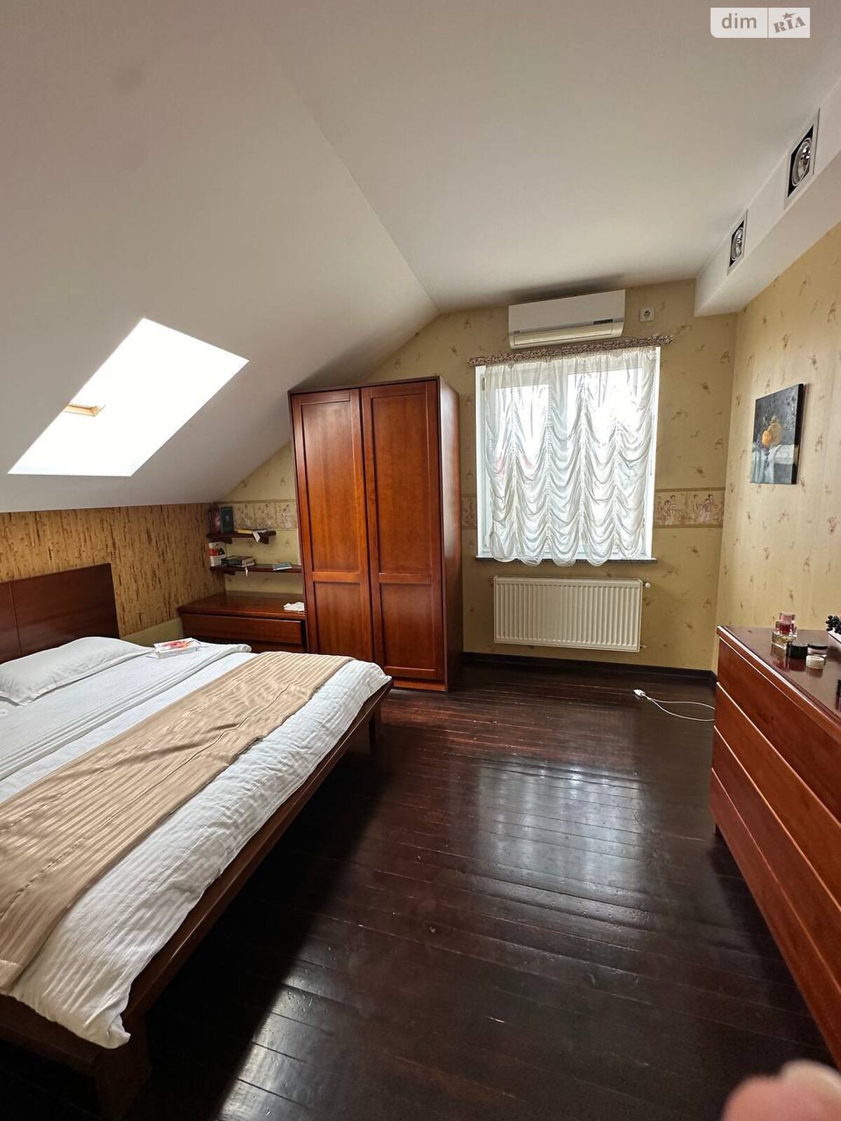 двоповерховий будинок з гаражем, 213.9 кв. м, цегла. Продаж в Рівному, район Центр фото 1 двоповерховий будинок з гаражем, 213.9 кв. м, цегла. Продаж в Рівному, район Центр фото 1