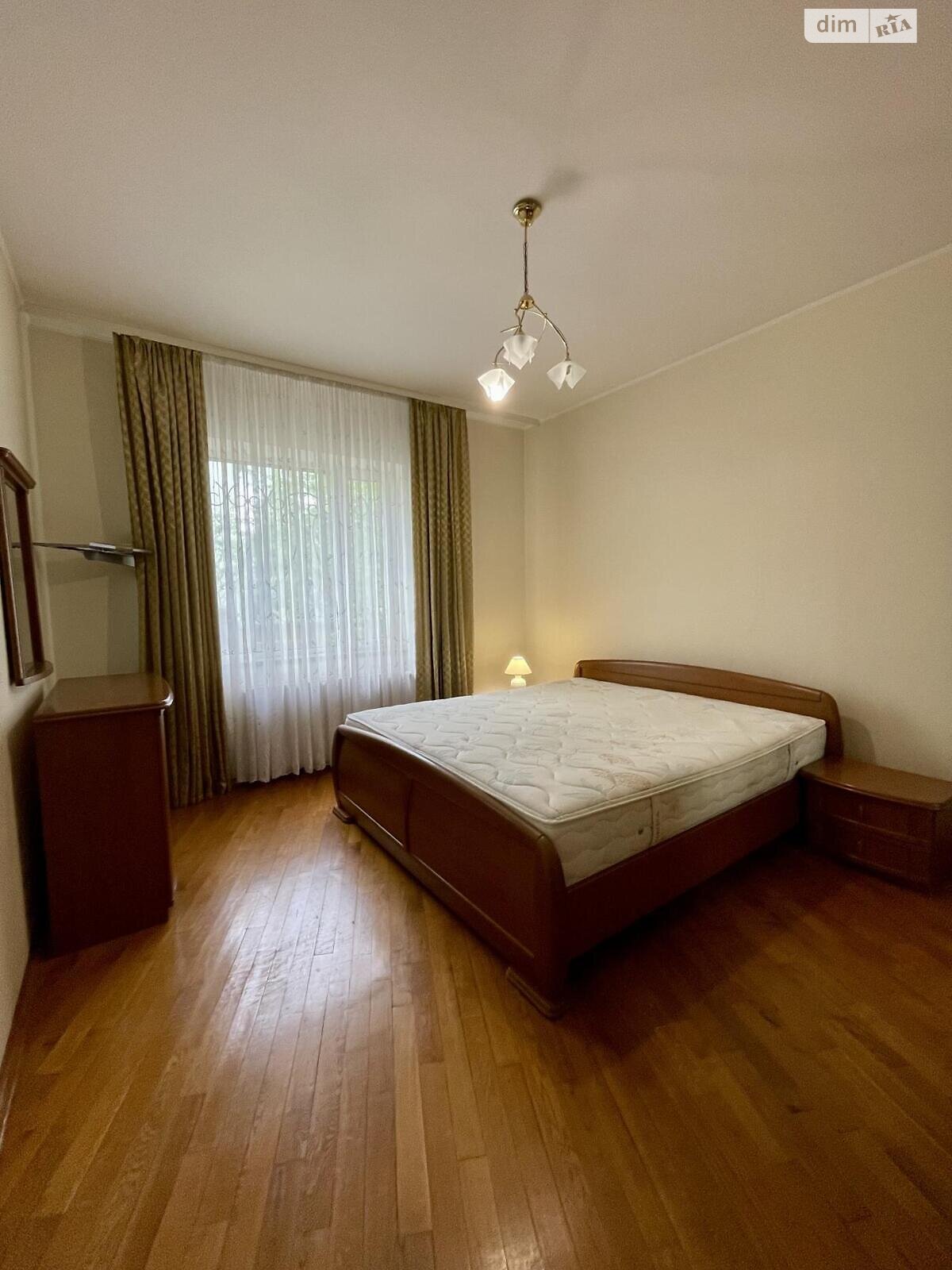 двухэтажный дом, 267.3 кв. м, кирпич. Продажа в Ровно район Центр фото 1 двухэтажный дом, 267.3 кв. м, кирпич. Продажа в Ровно район Центр фото 1