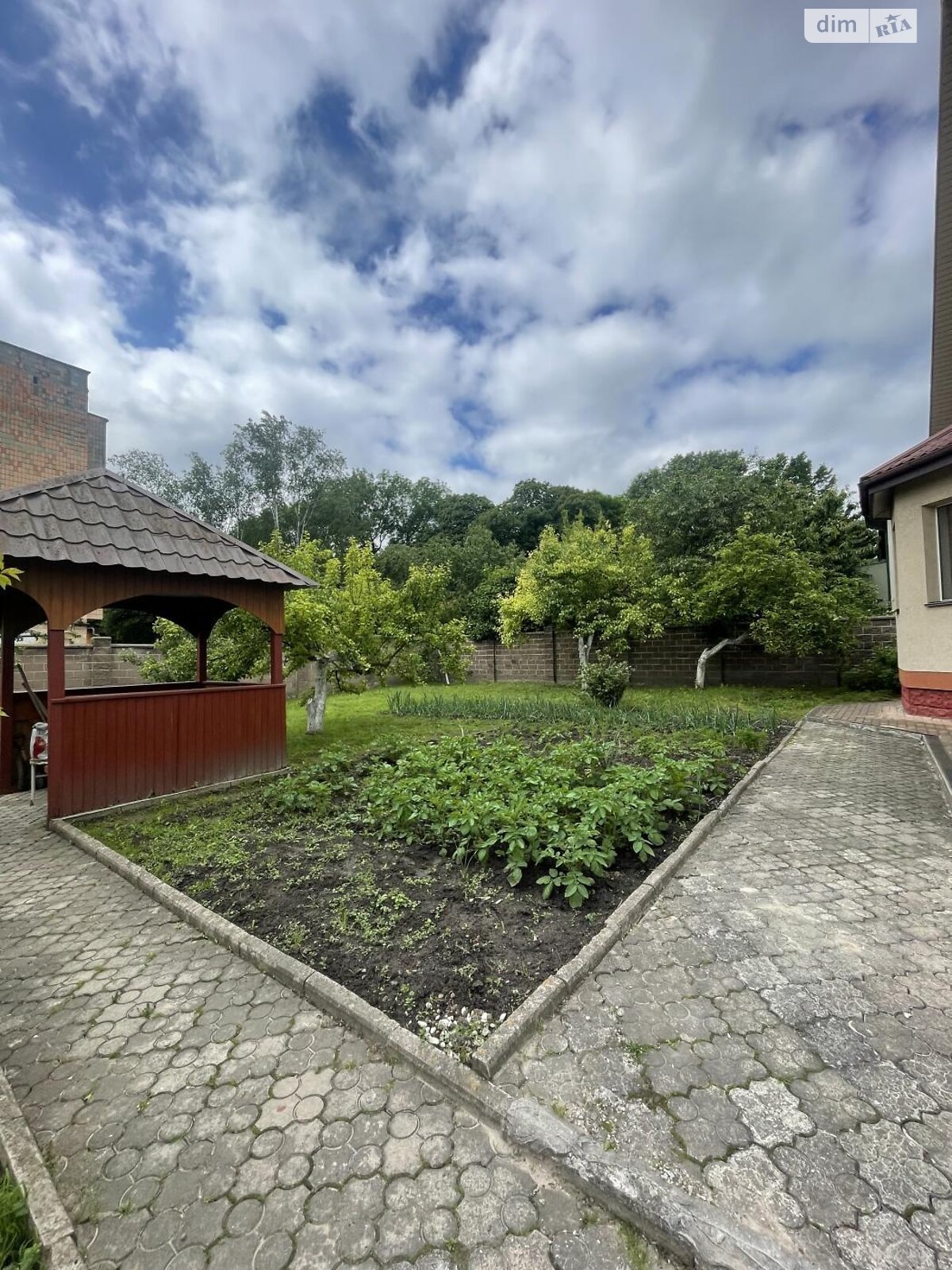двухэтажный дом, 267.3 кв. м, кирпич. Продажа в Ровно район Центр фото 1 двухэтажный дом, 267.3 кв. м, кирпич. Продажа в Ровно район Центр фото 1