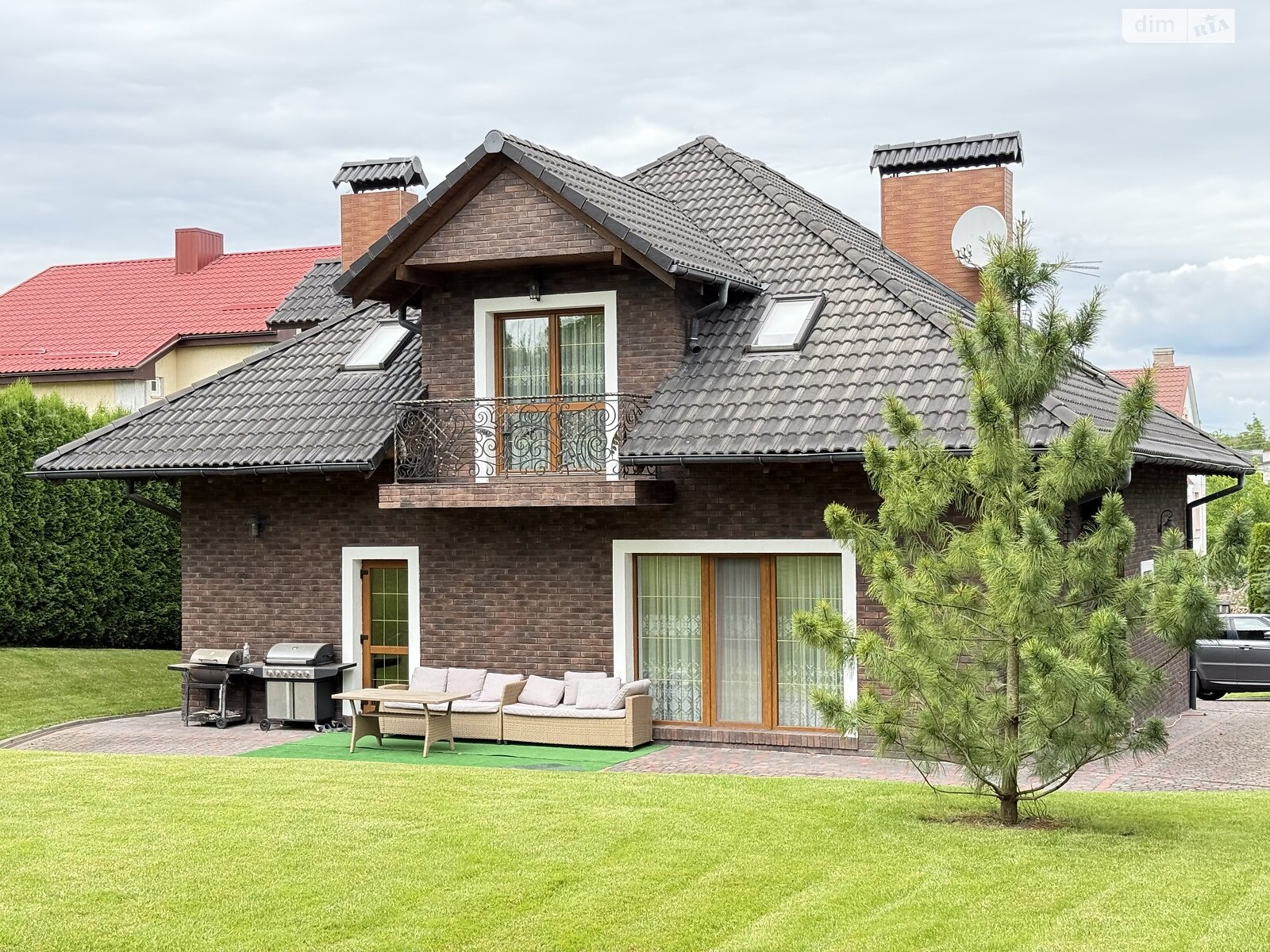 двоповерховий будинок з гаражем, 250 кв. м, кирпич. Продаж в Рівному, район Тинне фото 1 двоповерховий будинок з гаражем, 250 кв. м, кирпич. Продаж в Рівному, район Тинне фото 1