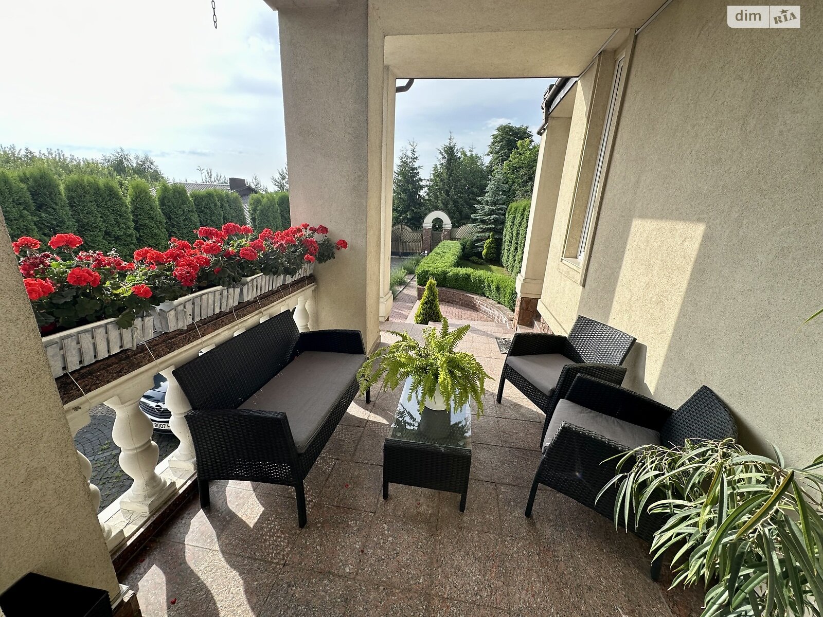 двоповерховий будинок з верандою, 330 кв. м, цегла. Продаж в Рівному, район Тинне фото 1 двоповерховий будинок з верандою, 330 кв. м, цегла. Продаж в Рівному, район Тинне фото 1