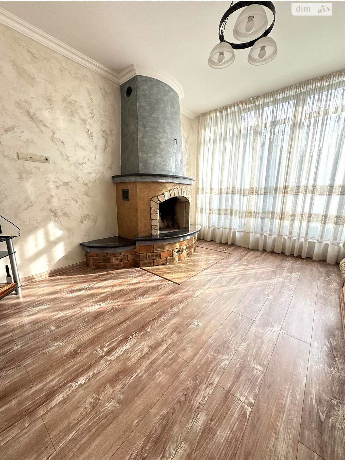 двухэтажный дом с гаражом, 197.7 кв. м, кирпич. Продажа в Ровно фото 1