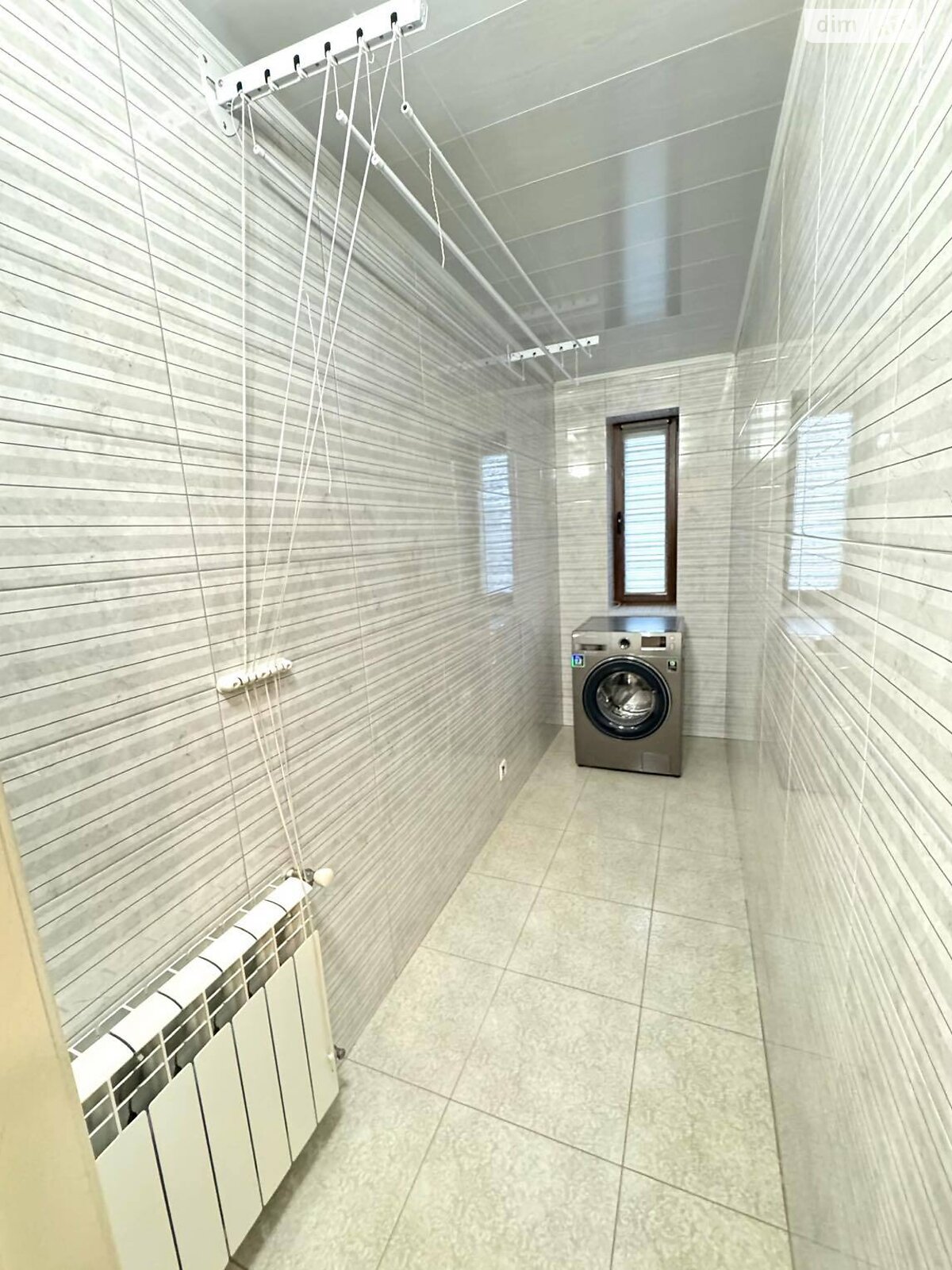 двухэтажный дом с гаражом, 197.7 кв. м, кирпич. Продажа в Ровно фото 1