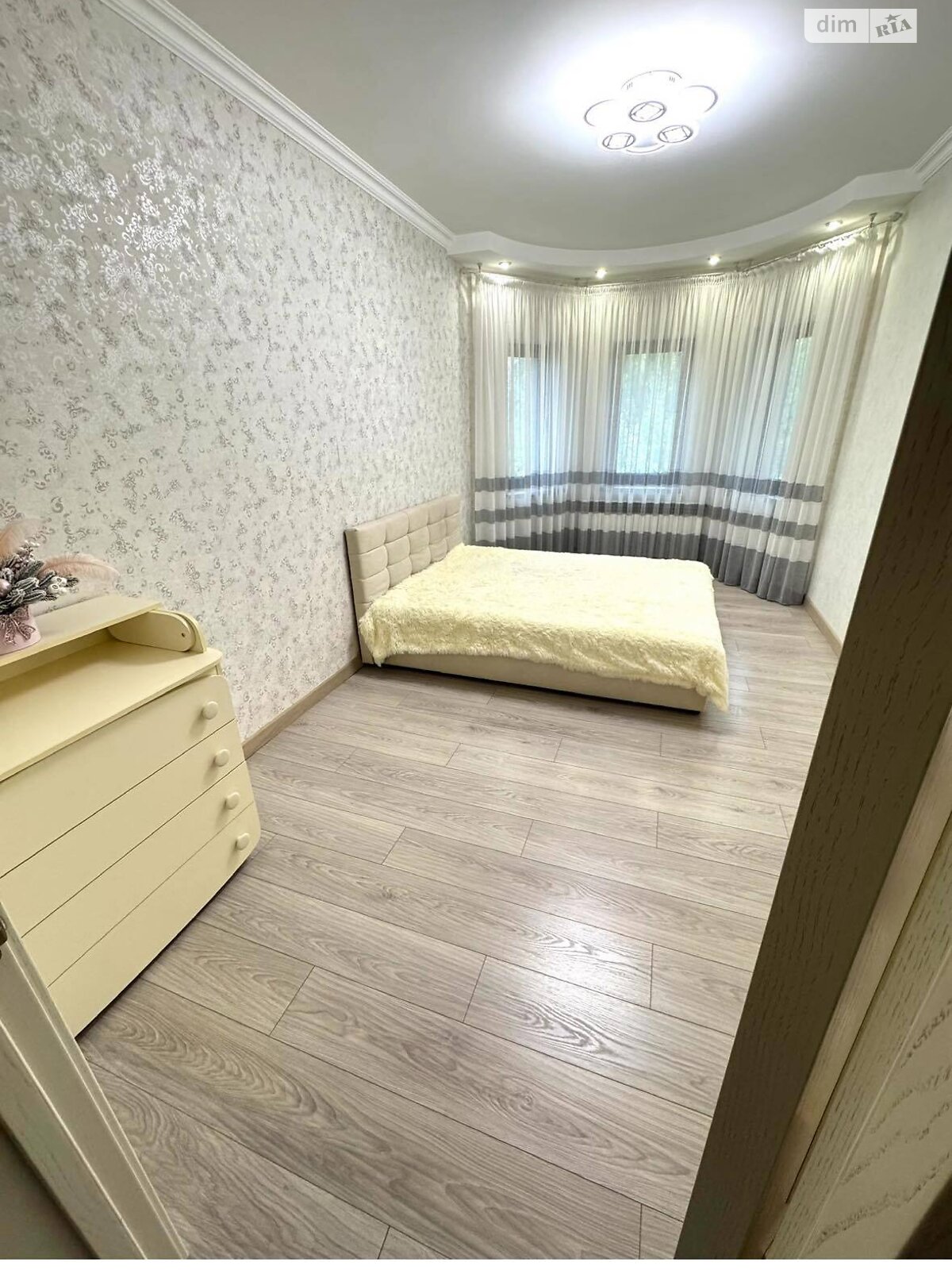 двухэтажный дом с гаражом, 197.7 кв. м, кирпич. Продажа в Ровно фото 1