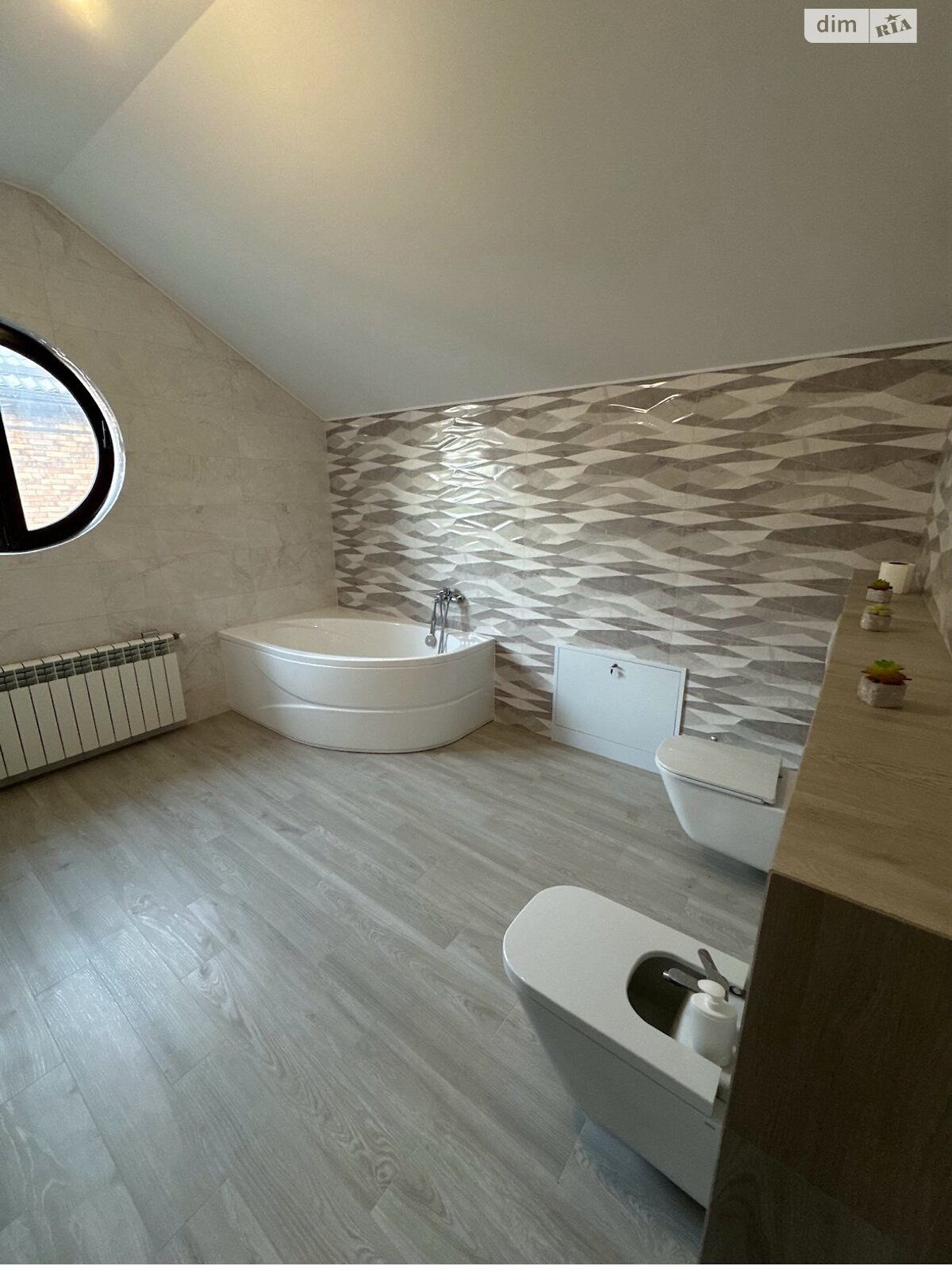 двухэтажный дом с гаражом, 197.7 кв. м, кирпич. Продажа в Ровно фото 1