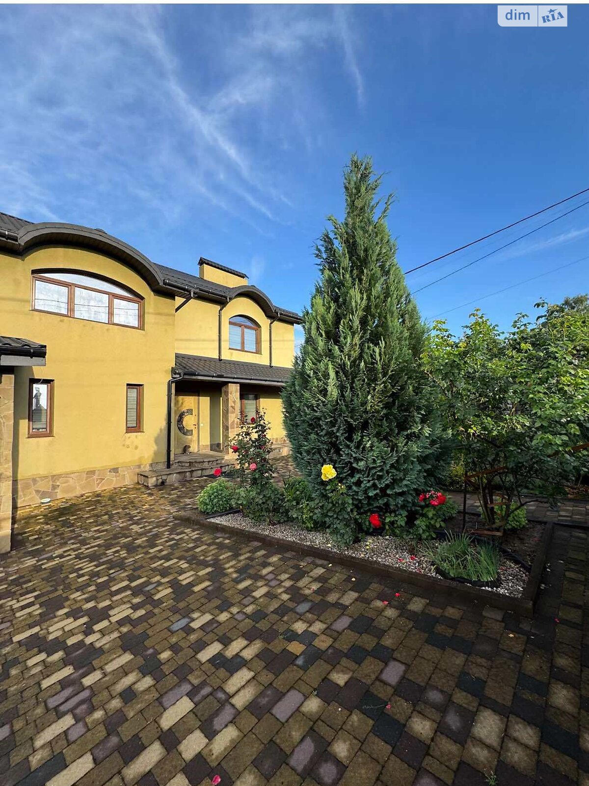 двухэтажный дом с гаражом, 197.7 кв. м, кирпич. Продажа в Ровно фото 1