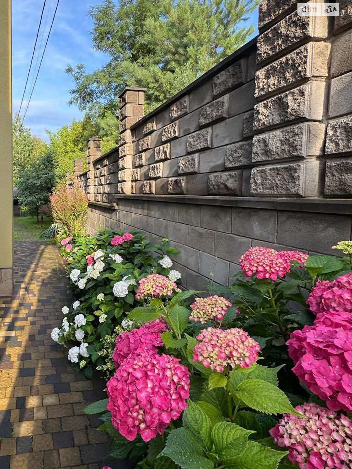 двухэтажный дом с гаражом, 197.7 кв. м, кирпич. Продажа в Ровно фото 1