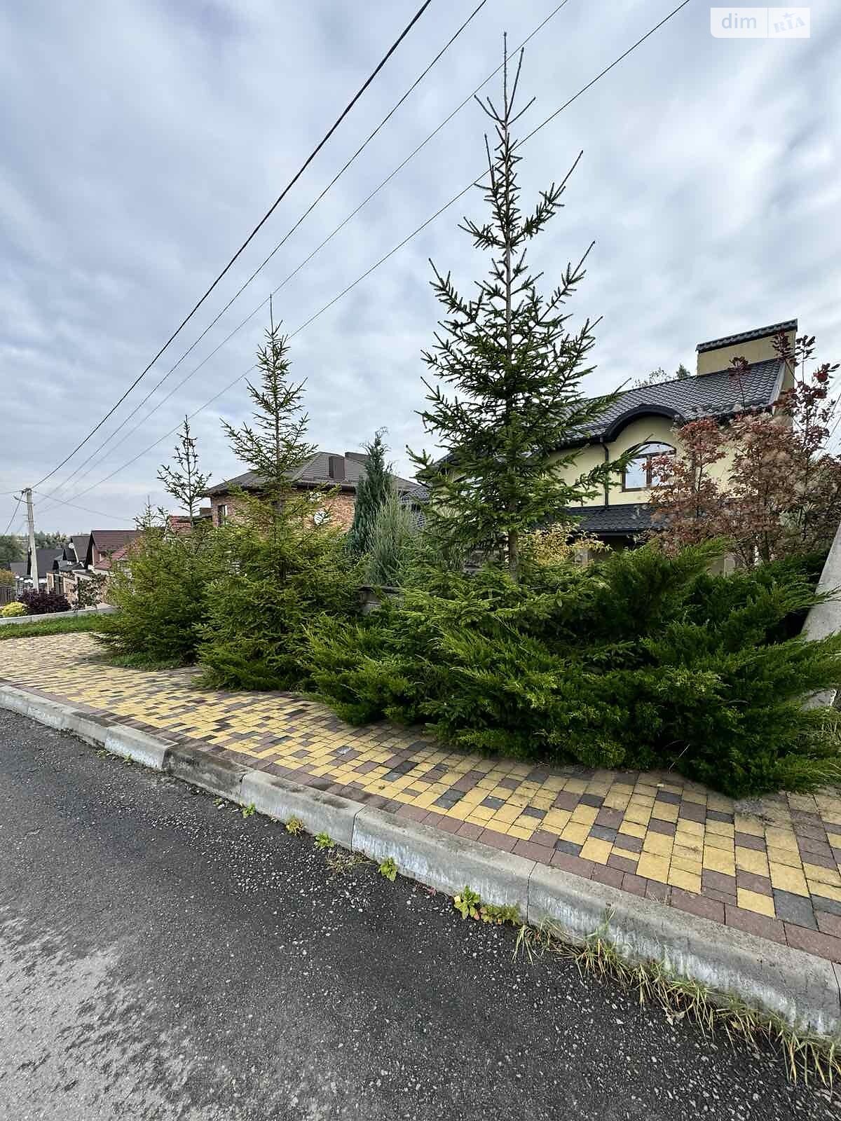 двухэтажный дом с гаражом, 197.7 кв. м, кирпич. Продажа в Ровно фото 1