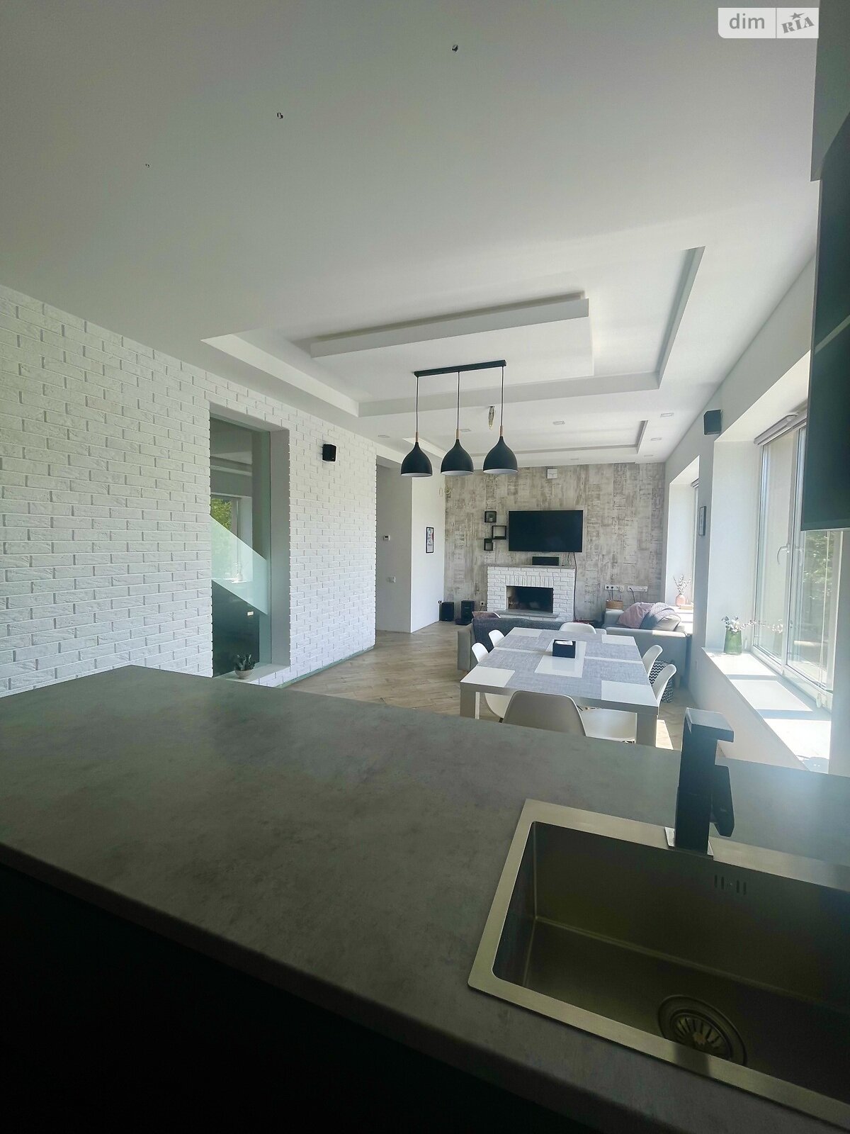 двоповерховий будинок з гаражем, 213.2 кв. м, цегла. Продаж в Рівному, район Південний фото 1 двоповерховий будинок з гаражем, 213.2 кв. м, цегла. Продаж в Рівному, район Південний фото 1