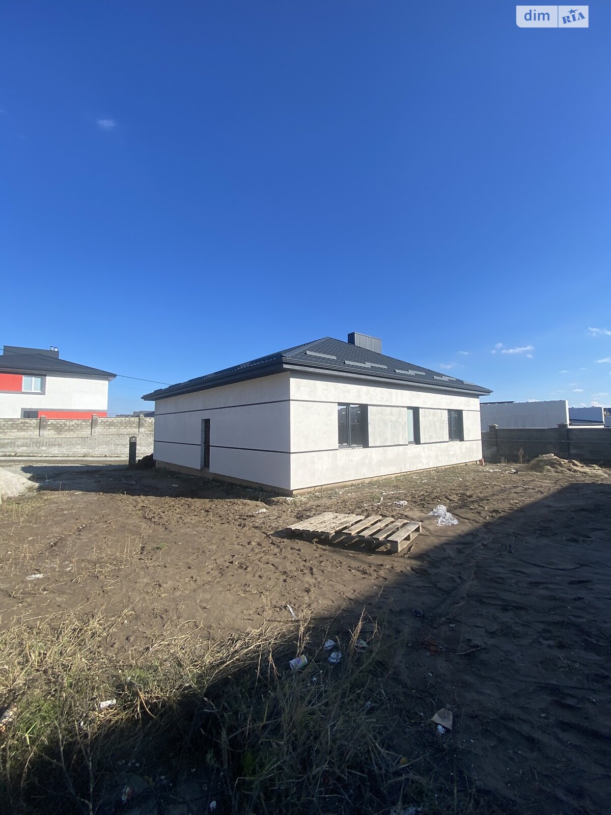 одноповерховий будинок з гаражем, 105 кв. м, кирпич. Продаж в Рівному, район Ювілейний фото 1 одноповерховий будинок з гаражем, 105 кв. м, кирпич. Продаж в Рівному, район Ювілейний фото 1