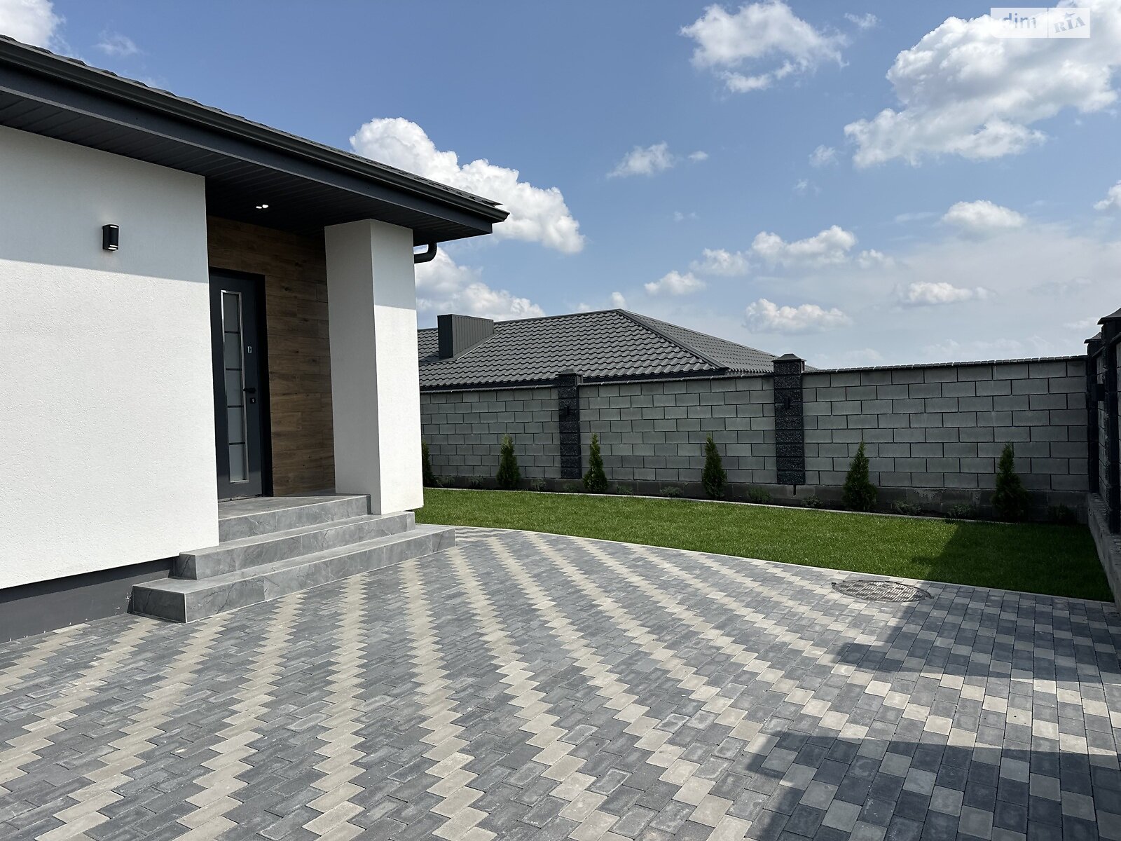 одноповерховий будинок з ремонтом, 78 кв. м, цегла. Продаж в Рівному, район Ювілейний фото 1 одноповерховий будинок з ремонтом, 78 кв. м, цегла. Продаж в Рівному, район Ювілейний фото 1