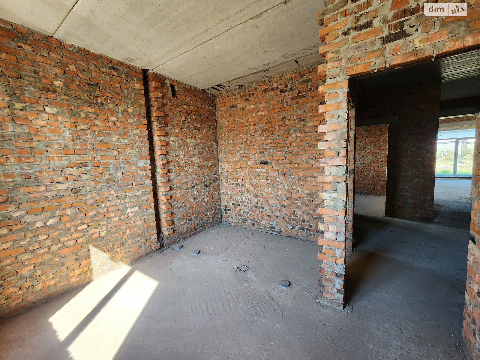 двухэтажный дом с балконом, 200 кв. м, кирпич. Продажа в Ровно район Ювилейный фото 1 двухэтажный дом с балконом, 200 кв. м, кирпич. Продажа в Ровно район Ювилейный фото 1