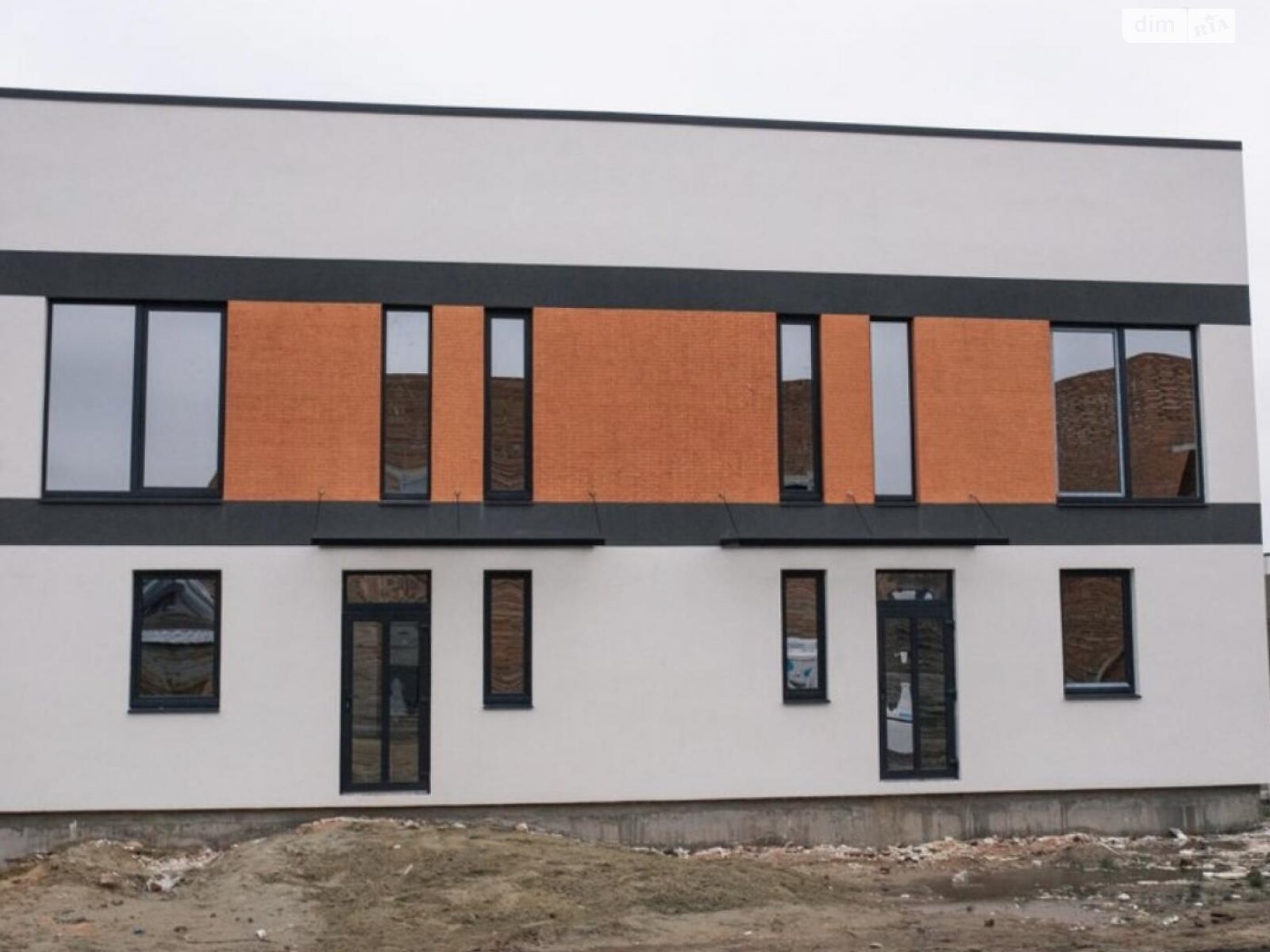 двухэтажный дом, 100 кв. м, кирпич. Продажа в Ровно район Ювилейный фото 1