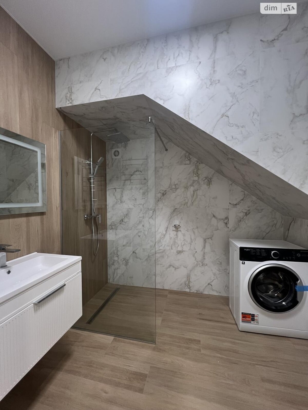 двухэтажный дом, 100 кв. м, кирпич. Продажа в Ровно район Ювилейный фото 1