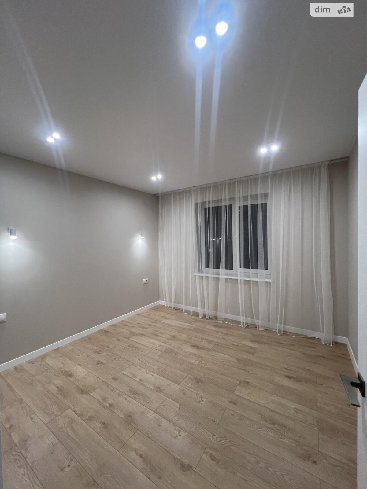 двухэтажный дом, 100 кв. м, кирпич. Продажа в Ровно район Ювилейный фото 1