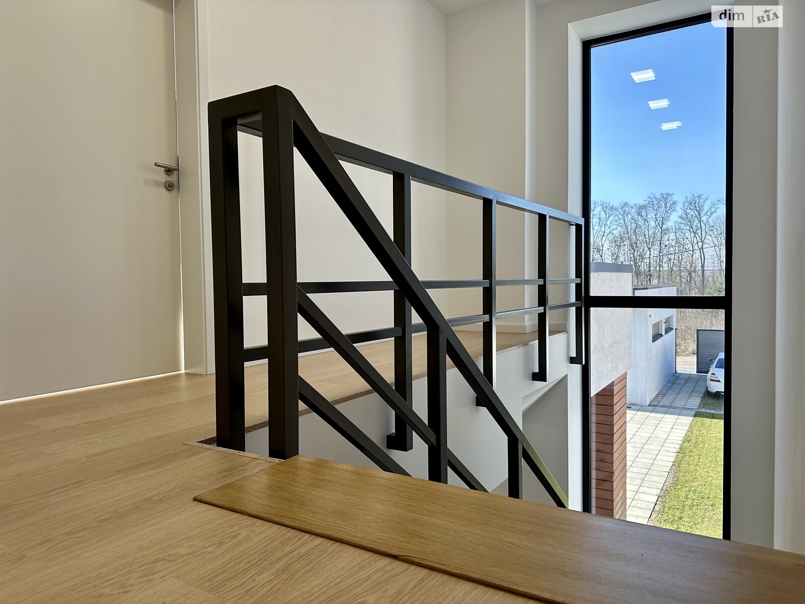 двухэтажный дом с балконом, 240 кв. м, кирпич. Продажа в Ровно район Ювилейный фото 1