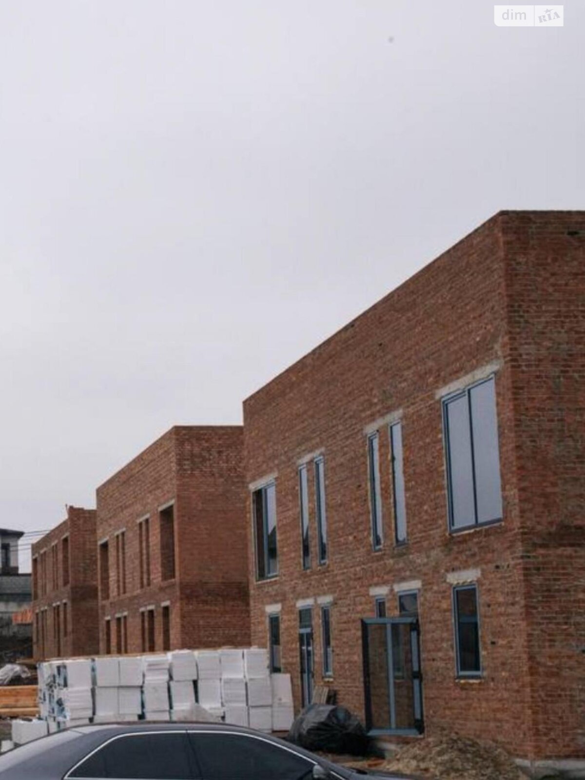 двухэтажный дом, 100 кв. м, кирпич. Продажа в Ровно район Ювилейный фото 1