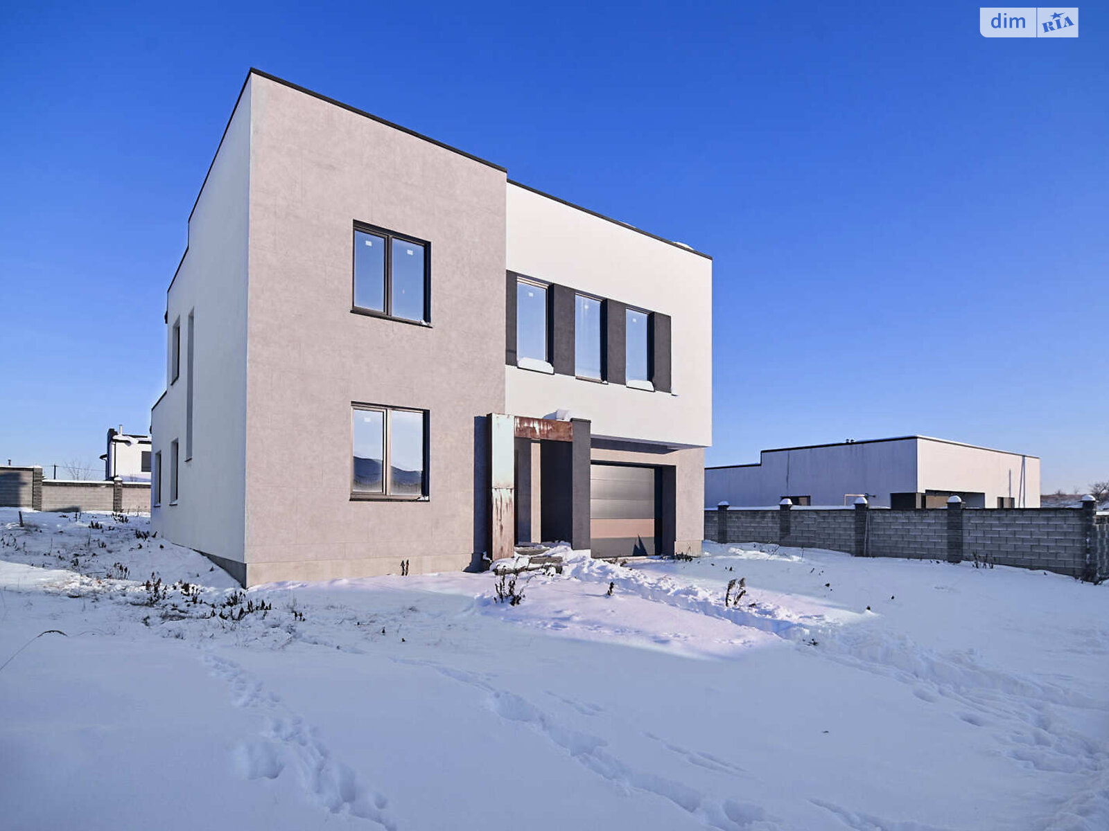 двухэтажный дом с гаражом, 205 кв. м, кирпич. Продажа в Ровно район Ювилейный фото 1