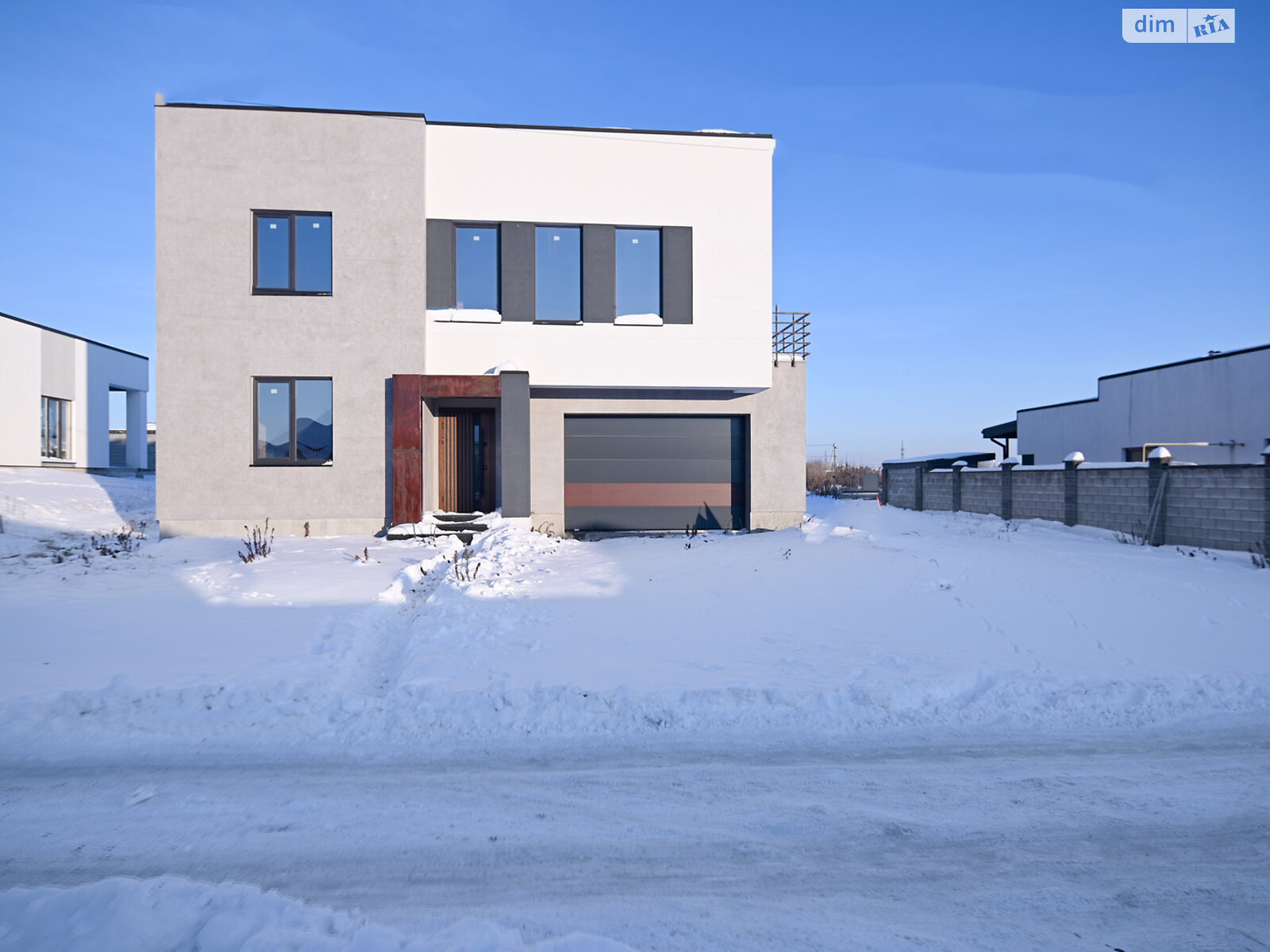 двухэтажный дом с гаражом, 205 кв. м, кирпич. Продажа в Ровно район Ювилейный фото 1