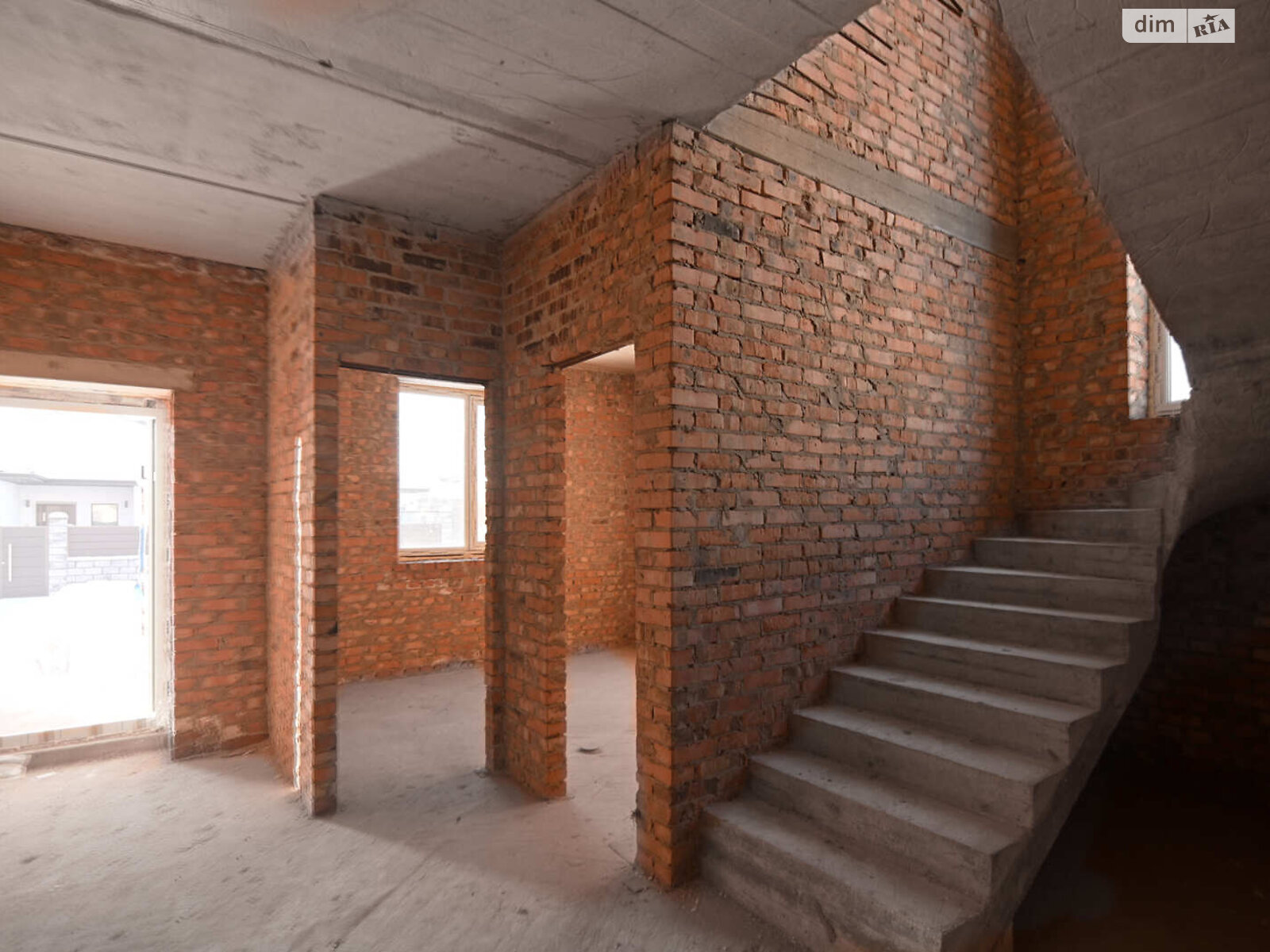 двухэтажный дом с гаражом, 205 кв. м, кирпич. Продажа в Ровно район Ювилейный фото 1