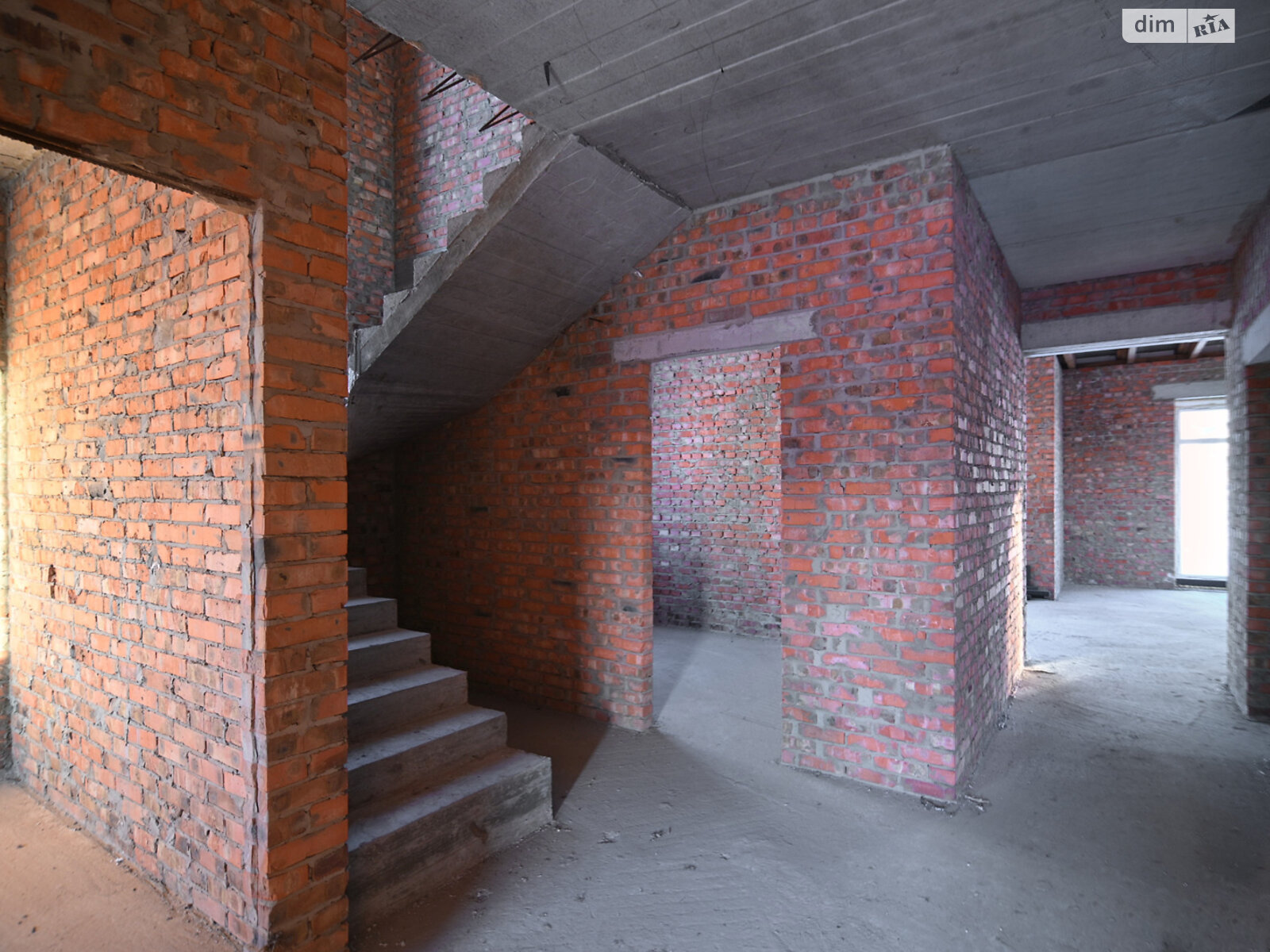 двухэтажный дом с гаражом, 205 кв. м, кирпич. Продажа в Ровно район Ювилейный фото 1