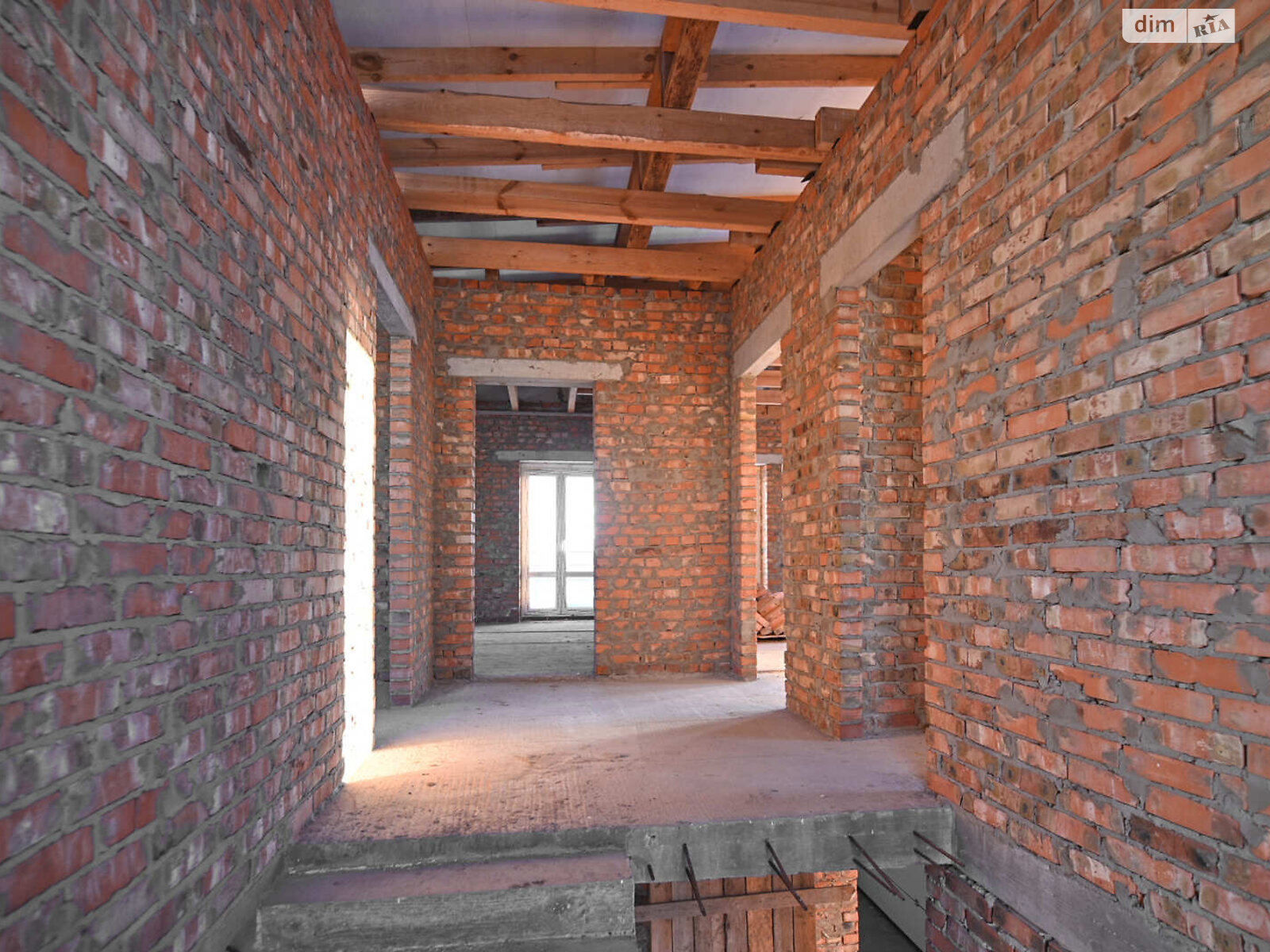 двухэтажный дом с гаражом, 205 кв. м, кирпич. Продажа в Ровно район Ювилейный фото 1