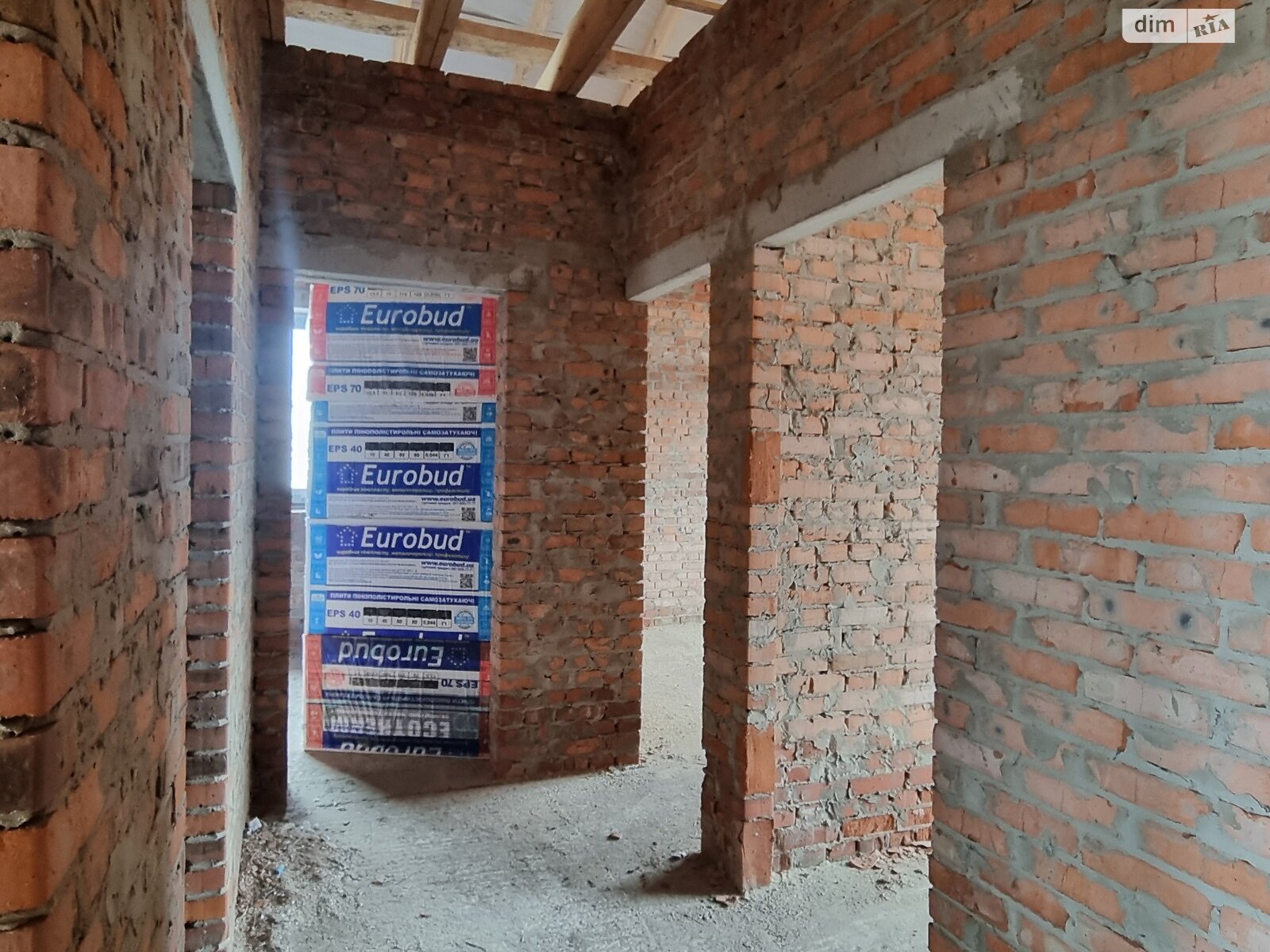 одноэтажный дом с гаражом, 135 кв. м, кирпич. Продажа в Ровно фото 1 одноэтажный дом с гаражом, 135 кв. м, кирпич. Продажа в Ровно фото 1