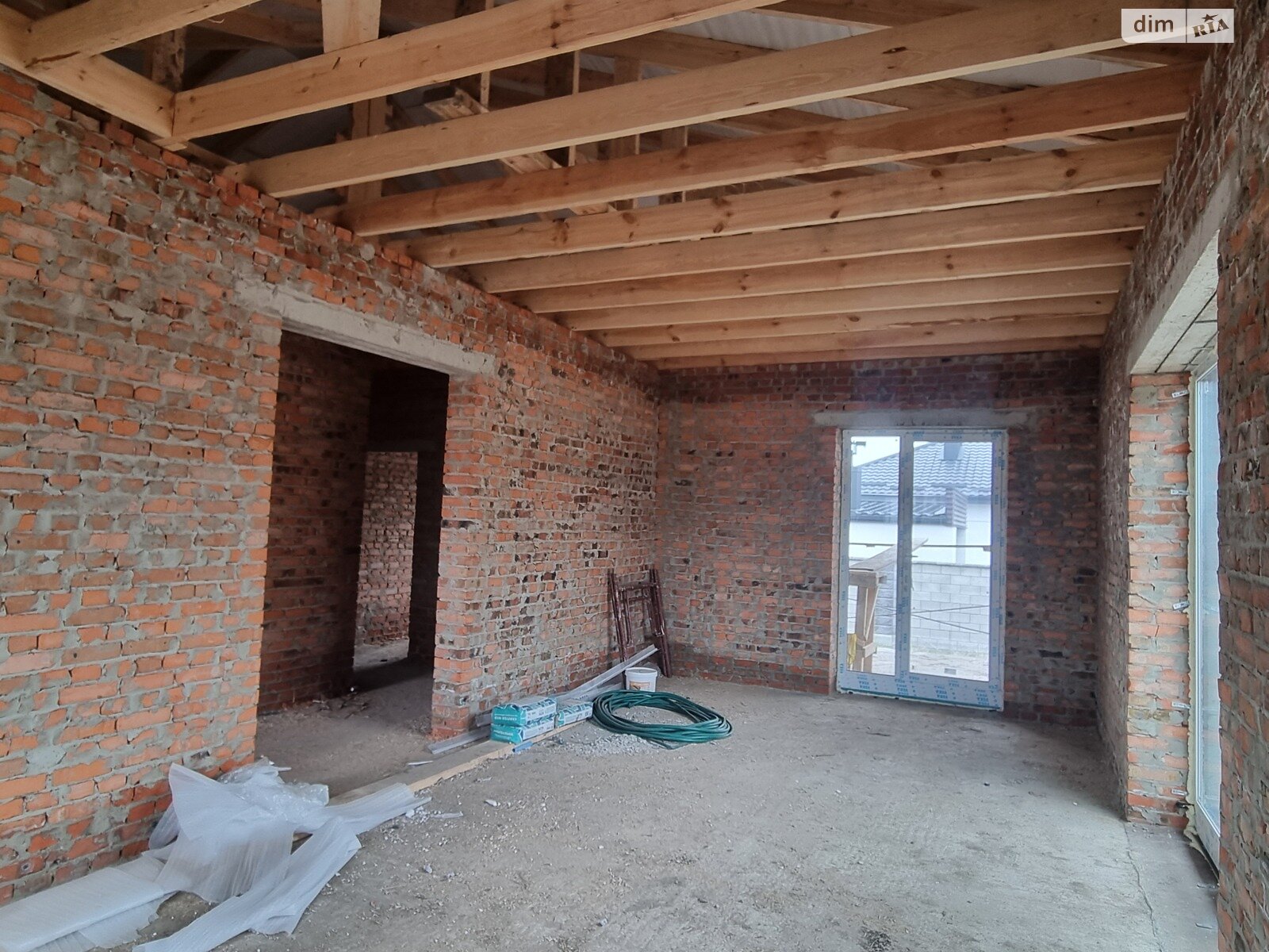 одноэтажный дом с гаражом, 135 кв. м, кирпич. Продажа в Ровно фото 1 одноэтажный дом с гаражом, 135 кв. м, кирпич. Продажа в Ровно фото 1