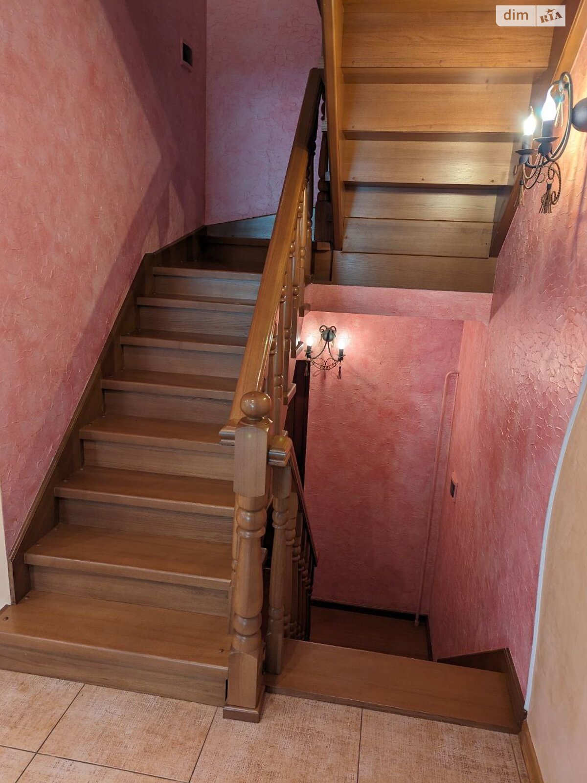 двухэтажный дом с ремонтом, 319 кв. м, кирпич. Продажа в Ровно фото 1 двухэтажный дом с ремонтом, 319 кв. м, кирпич. Продажа в Ровно фото 1