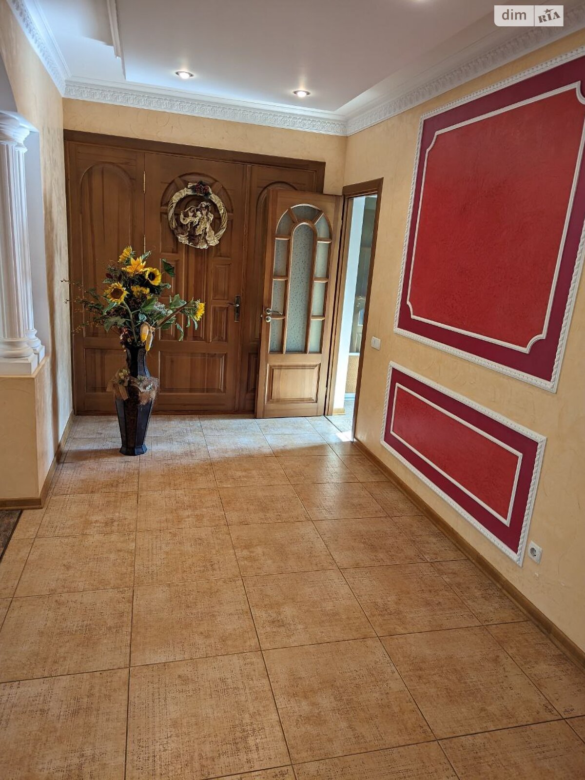 двухэтажный дом с ремонтом, 319 кв. м, кирпич. Продажа в Ровно фото 1 двухэтажный дом с ремонтом, 319 кв. м, кирпич. Продажа в Ровно фото 1