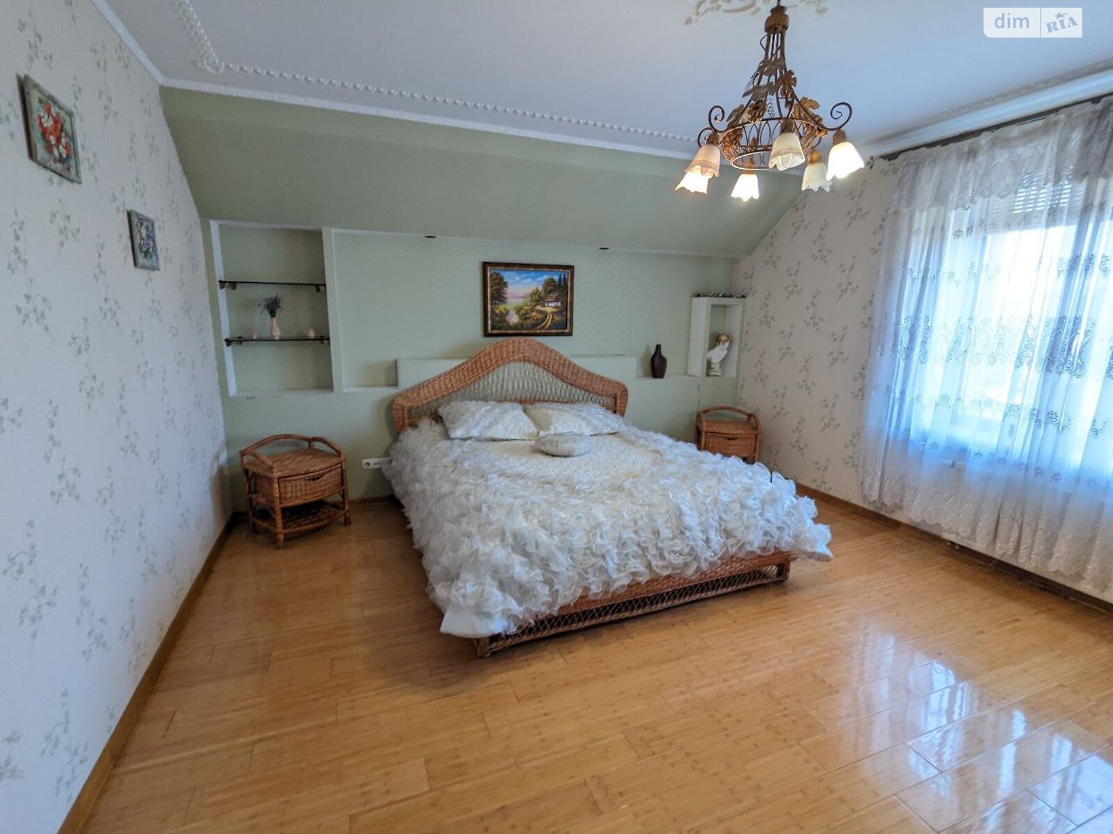 двухэтажный дом с ремонтом, 319 кв. м, кирпич. Продажа в Ровно фото 1 двухэтажный дом с ремонтом, 319 кв. м, кирпич. Продажа в Ровно фото 1