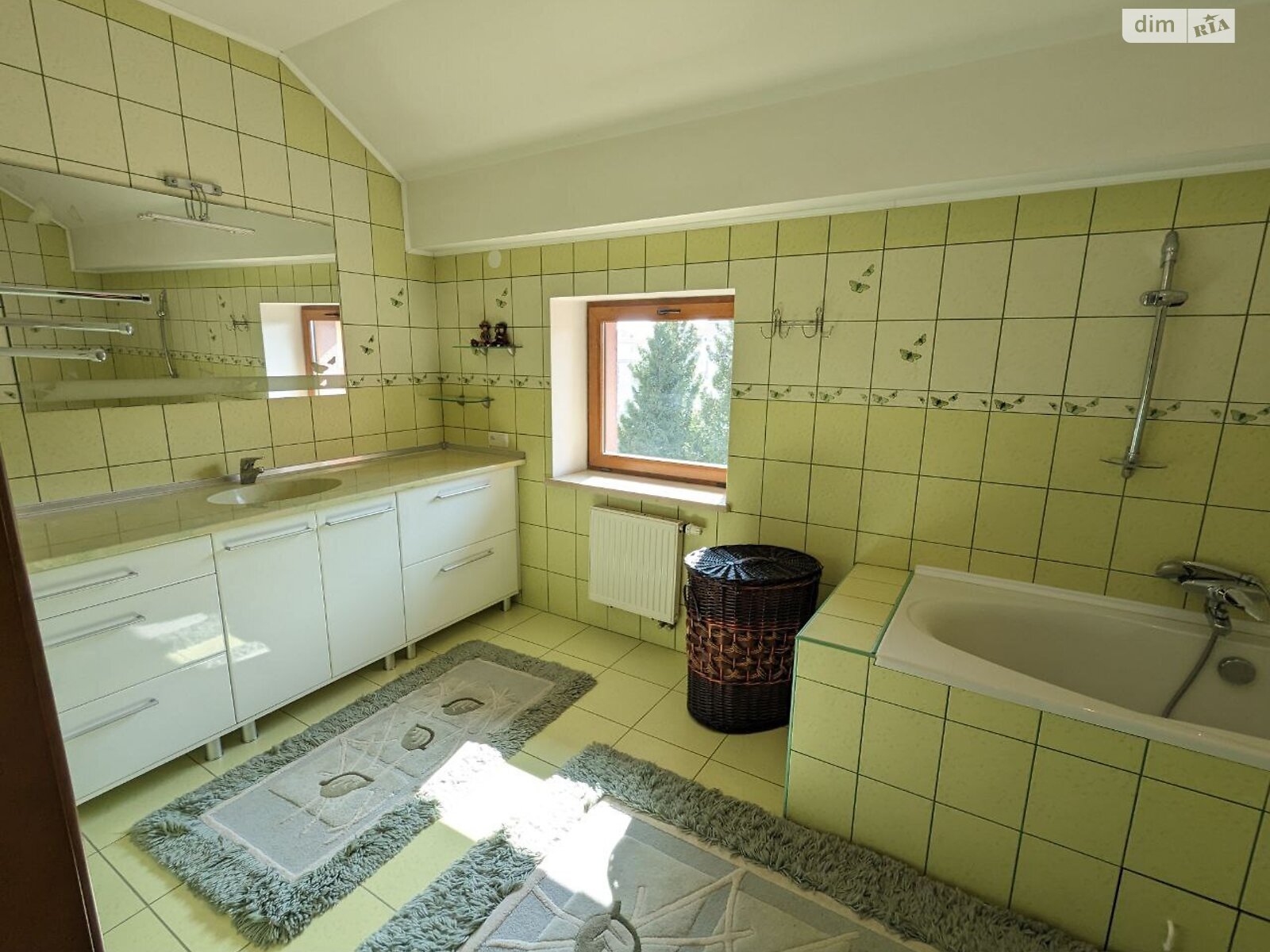 двухэтажный дом с ремонтом, 319 кв. м, кирпич. Продажа в Ровно фото 1 двухэтажный дом с ремонтом, 319 кв. м, кирпич. Продажа в Ровно фото 1