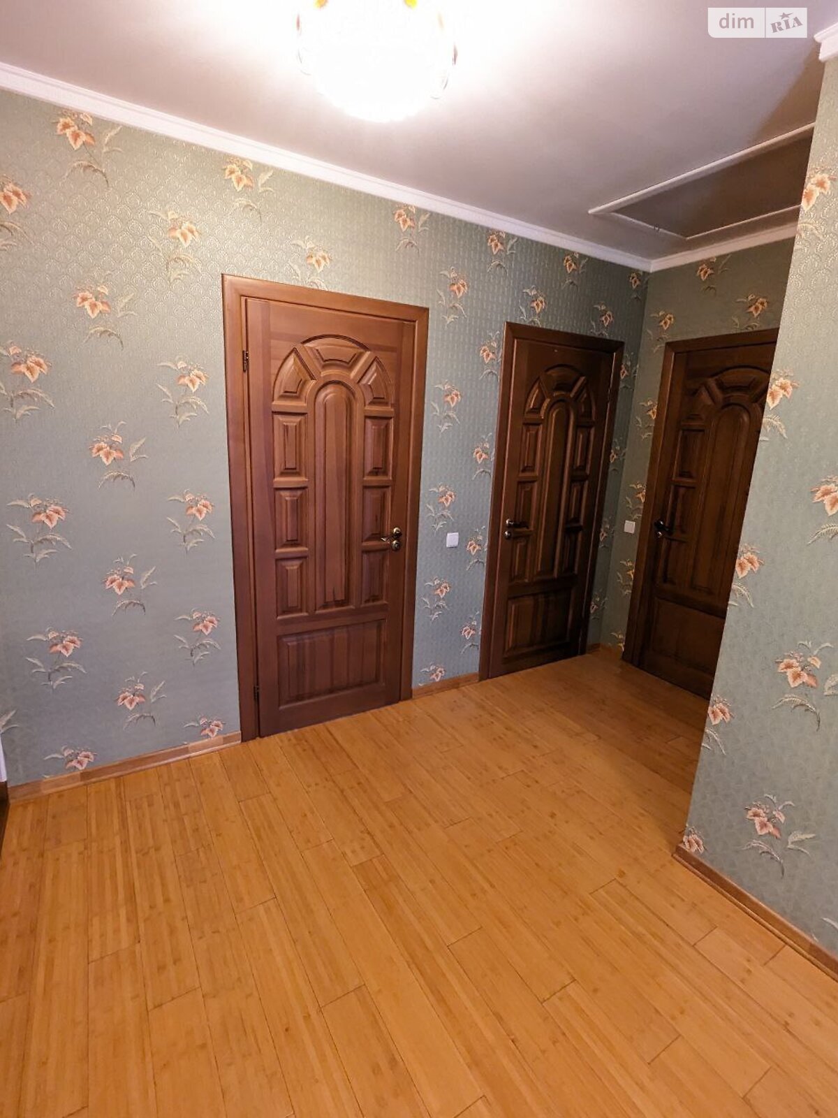 двухэтажный дом с ремонтом, 319 кв. м, кирпич. Продажа в Ровно фото 1 двухэтажный дом с ремонтом, 319 кв. м, кирпич. Продажа в Ровно фото 1