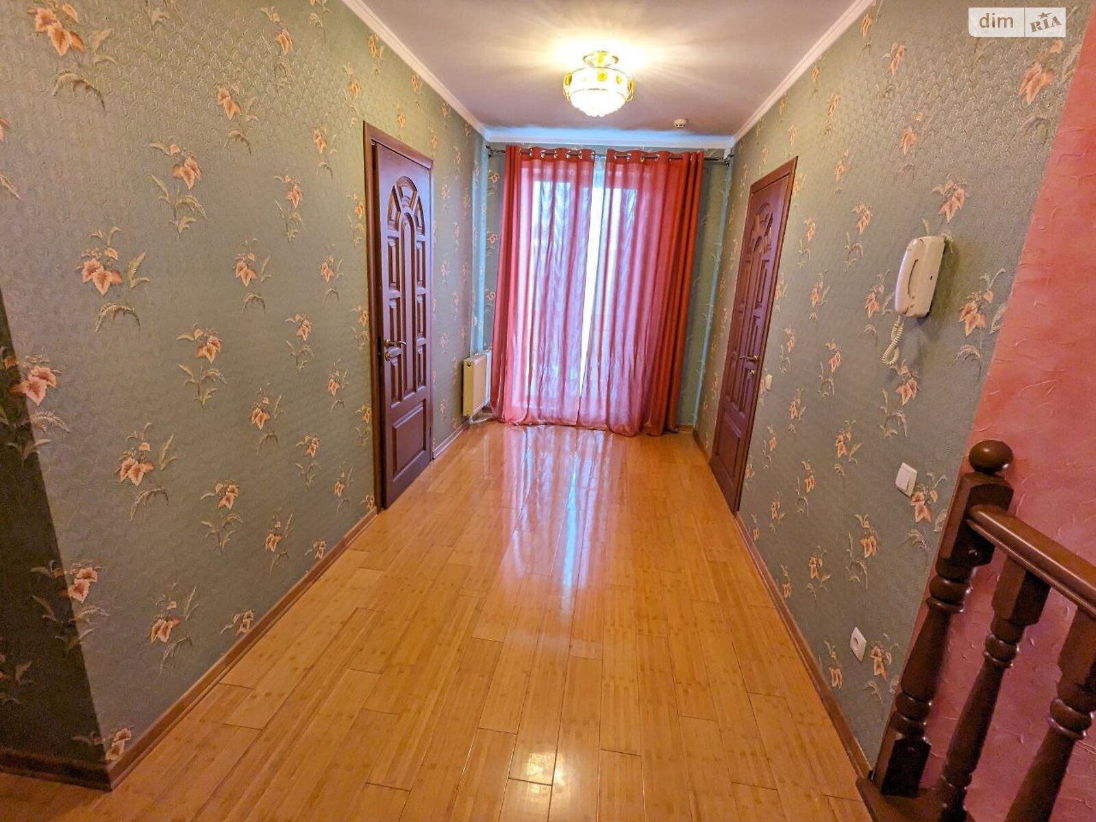 двухэтажный дом с ремонтом, 319 кв. м, кирпич. Продажа в Ровно фото 1 двухэтажный дом с ремонтом, 319 кв. м, кирпич. Продажа в Ровно фото 1