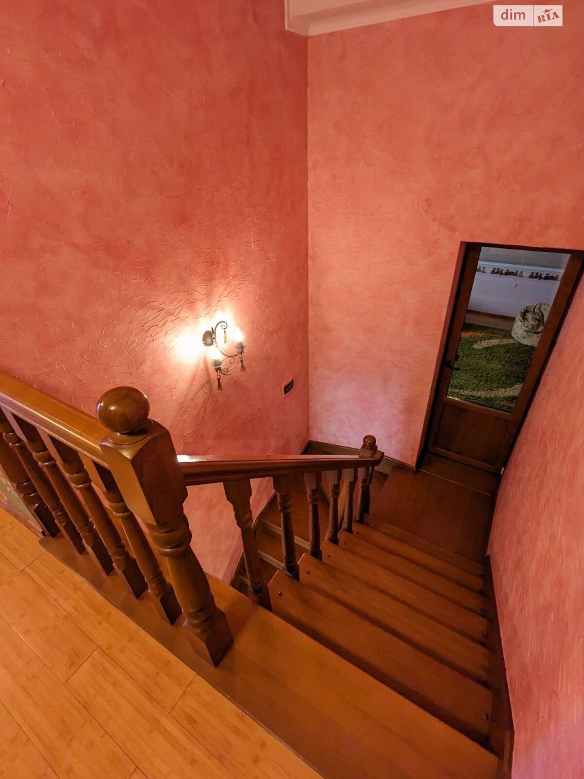 двухэтажный дом с ремонтом, 319 кв. м, кирпич. Продажа в Ровно фото 1 двухэтажный дом с ремонтом, 319 кв. м, кирпич. Продажа в Ровно фото 1