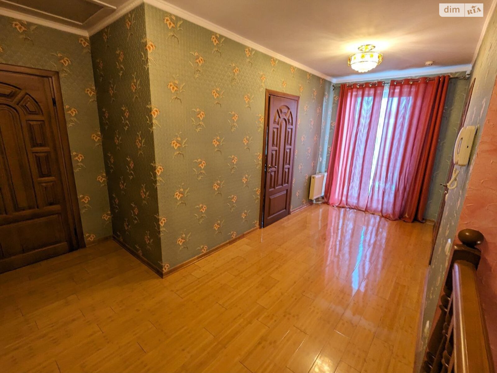 двухэтажный дом с ремонтом, 319 кв. м, кирпич. Продажа в Ровно фото 1 двухэтажный дом с ремонтом, 319 кв. м, кирпич. Продажа в Ровно фото 1