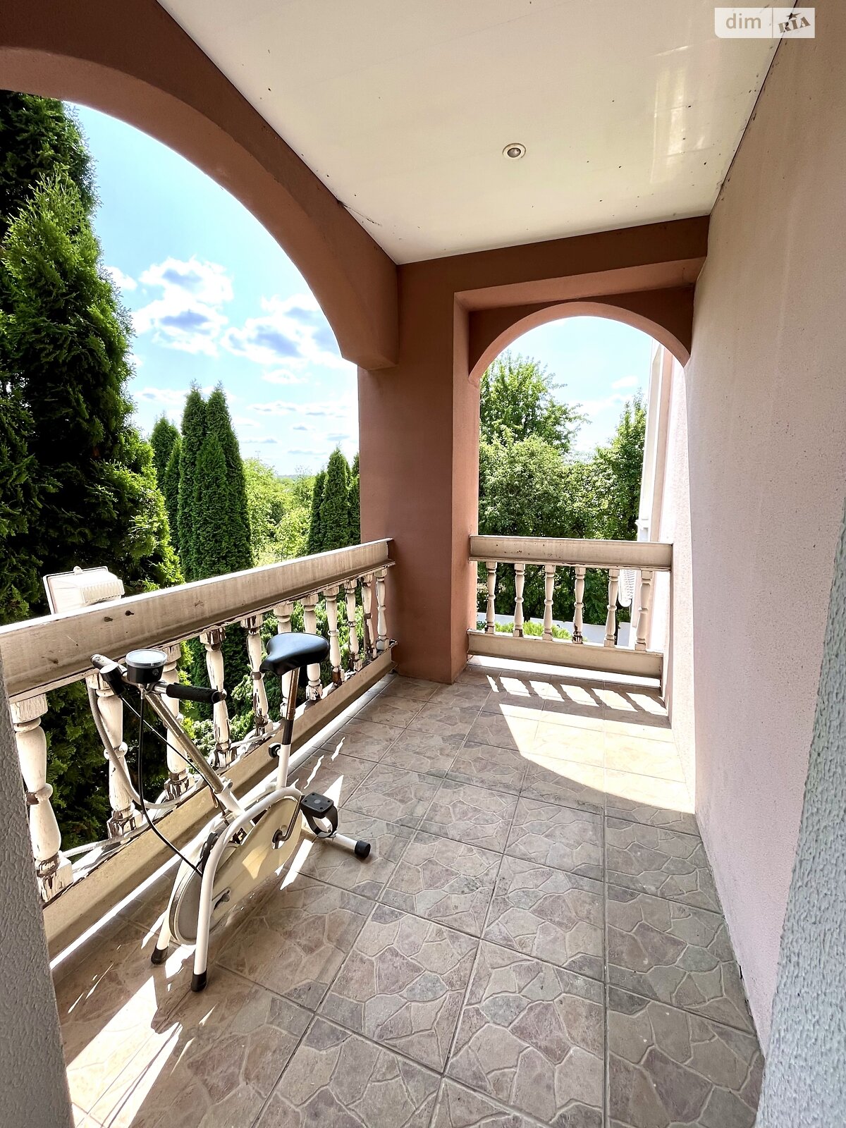 двухэтажный дом с гаражом, 270.1 кв. м, кирпич. Продажа в Ровно район Золотиев фото 1 двухэтажный дом с гаражом, 270.1 кв. м, кирпич. Продажа в Ровно район Золотиев фото 1
