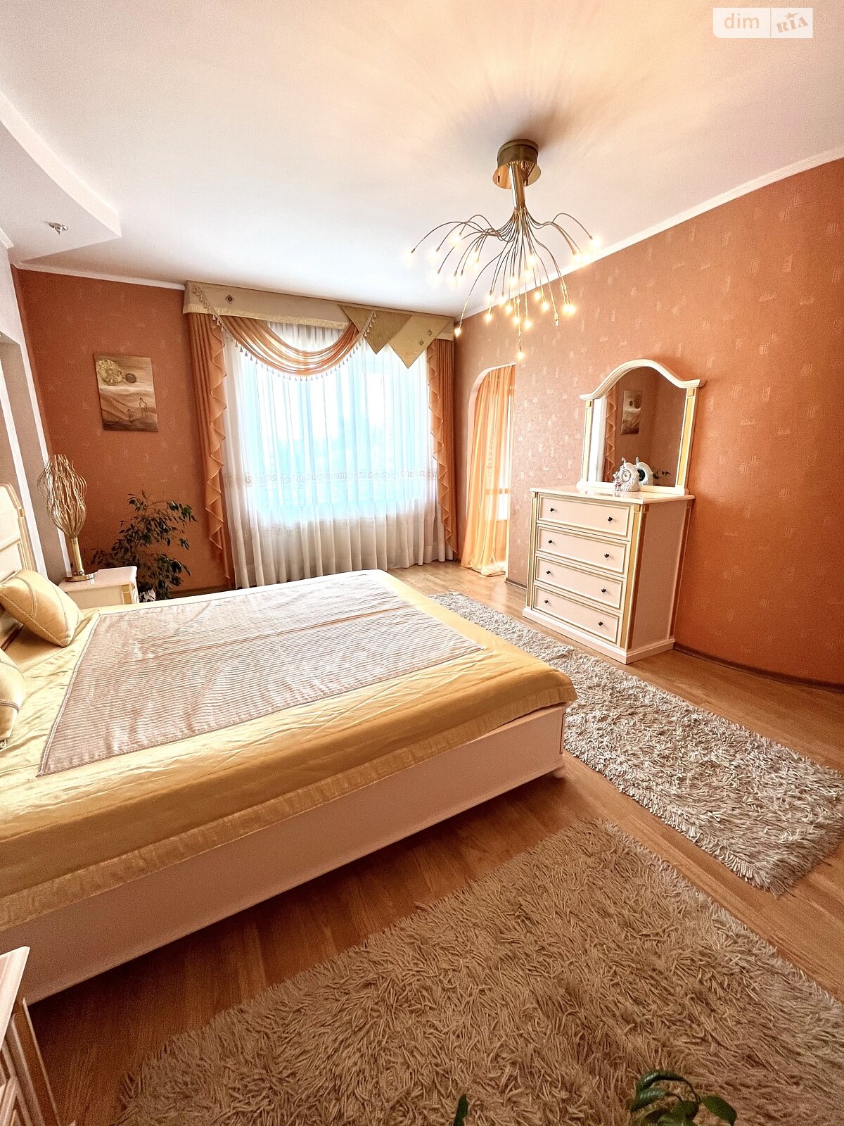двухэтажный дом с гаражом, 270.1 кв. м, кирпич. Продажа в Ровно район Золотиев фото 1 двухэтажный дом с гаражом, 270.1 кв. м, кирпич. Продажа в Ровно район Золотиев фото 1