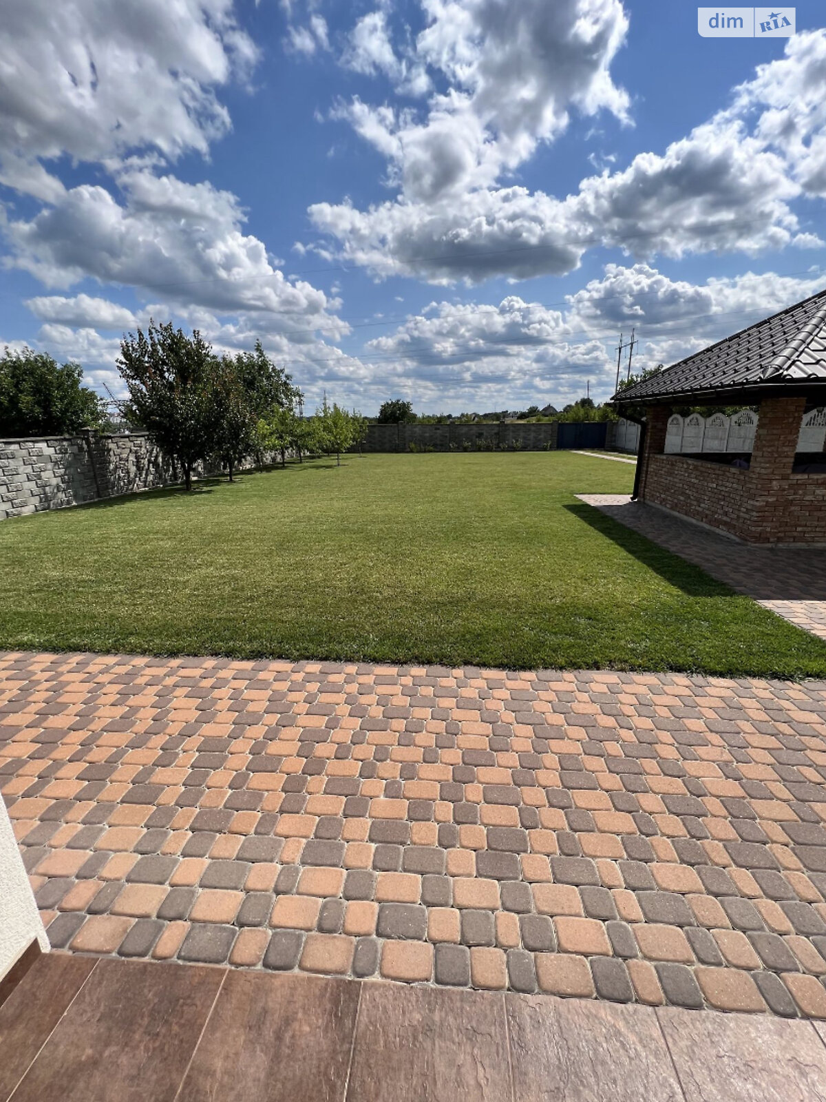 одноэтажный дом с гаражом, 191 кв. м, кирпич. Продажа в Ровно район Золотиев фото 1 одноэтажный дом с гаражом, 191 кв. м, кирпич. Продажа в Ровно район Золотиев фото 1