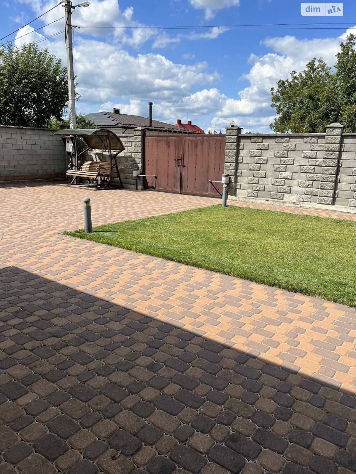 одноэтажный дом с гаражом, 191 кв. м, кирпич. Продажа в Ровно район Золотиев фото 1 одноэтажный дом с гаражом, 191 кв. м, кирпич. Продажа в Ровно район Золотиев фото 1