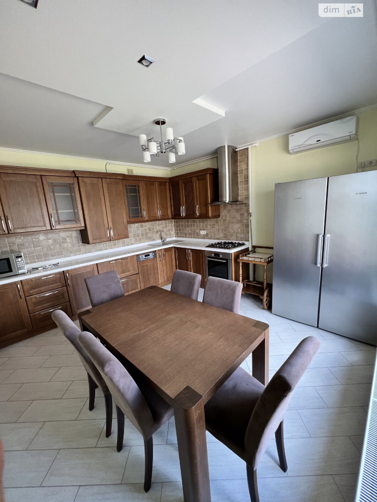 одноэтажный дом с гаражом, 191 кв. м, кирпич. Продажа в Ровно район Золотиев фото 1 одноэтажный дом с гаражом, 191 кв. м, кирпич. Продажа в Ровно район Золотиев фото 1